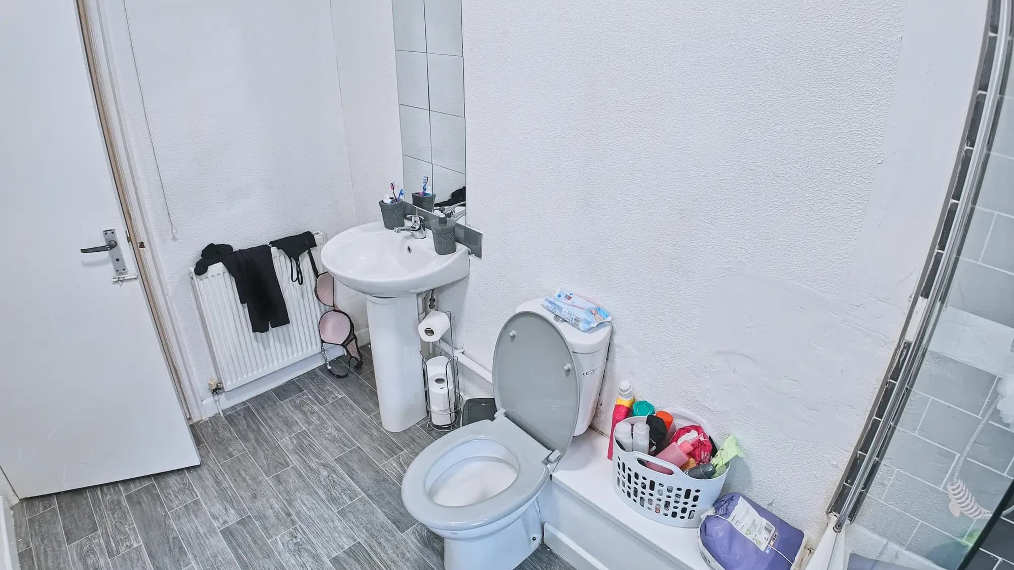 property photo 7 of 17