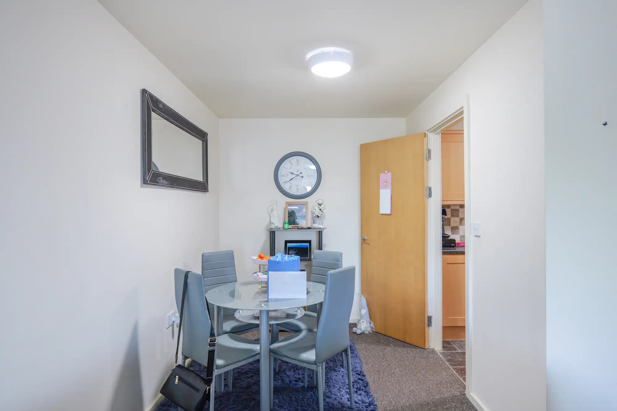 property photo 6 of 16