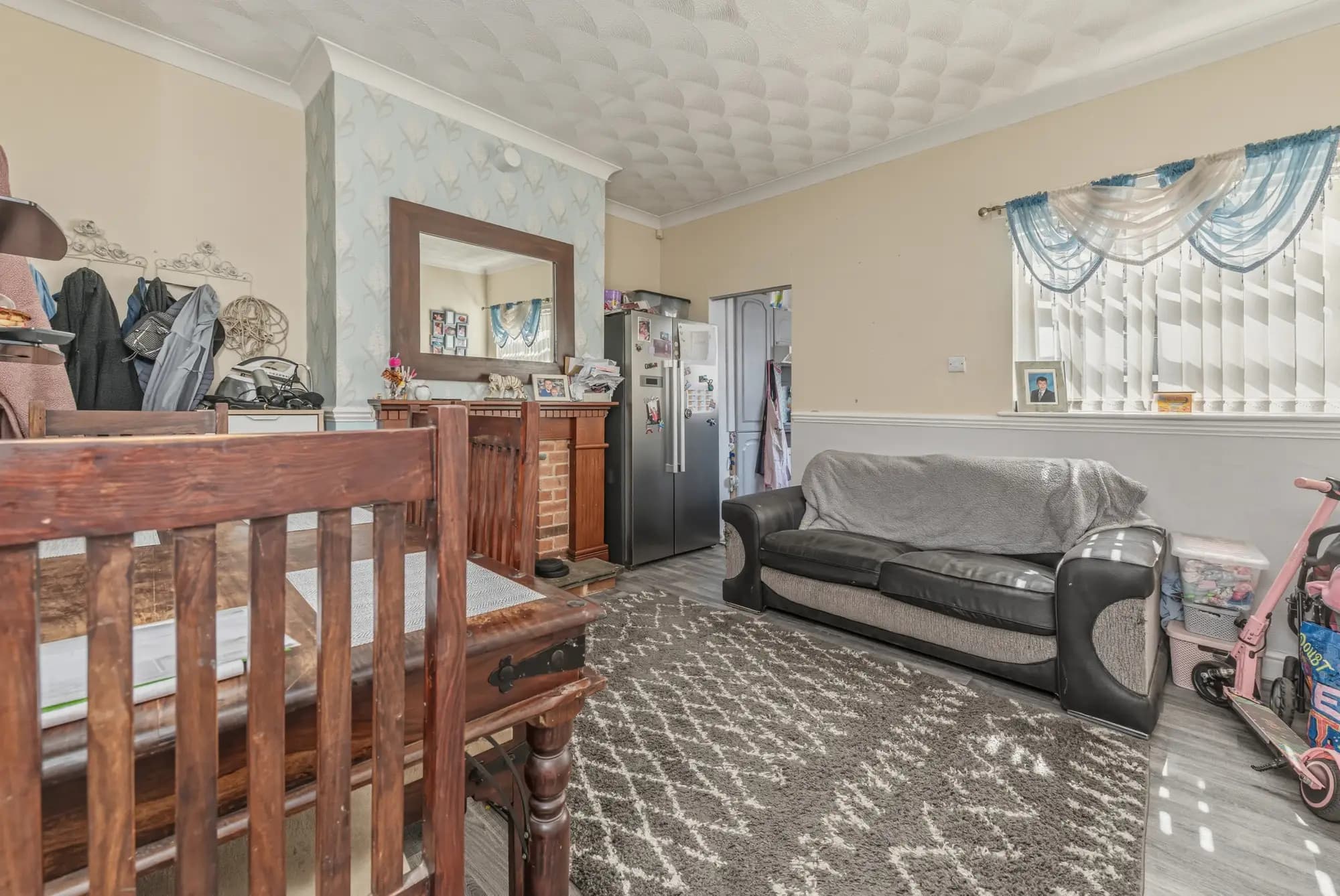 property photo 4 of 15