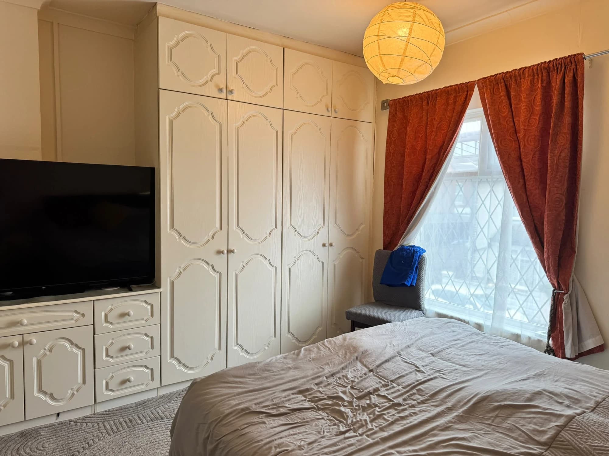 property photo 6 of 11