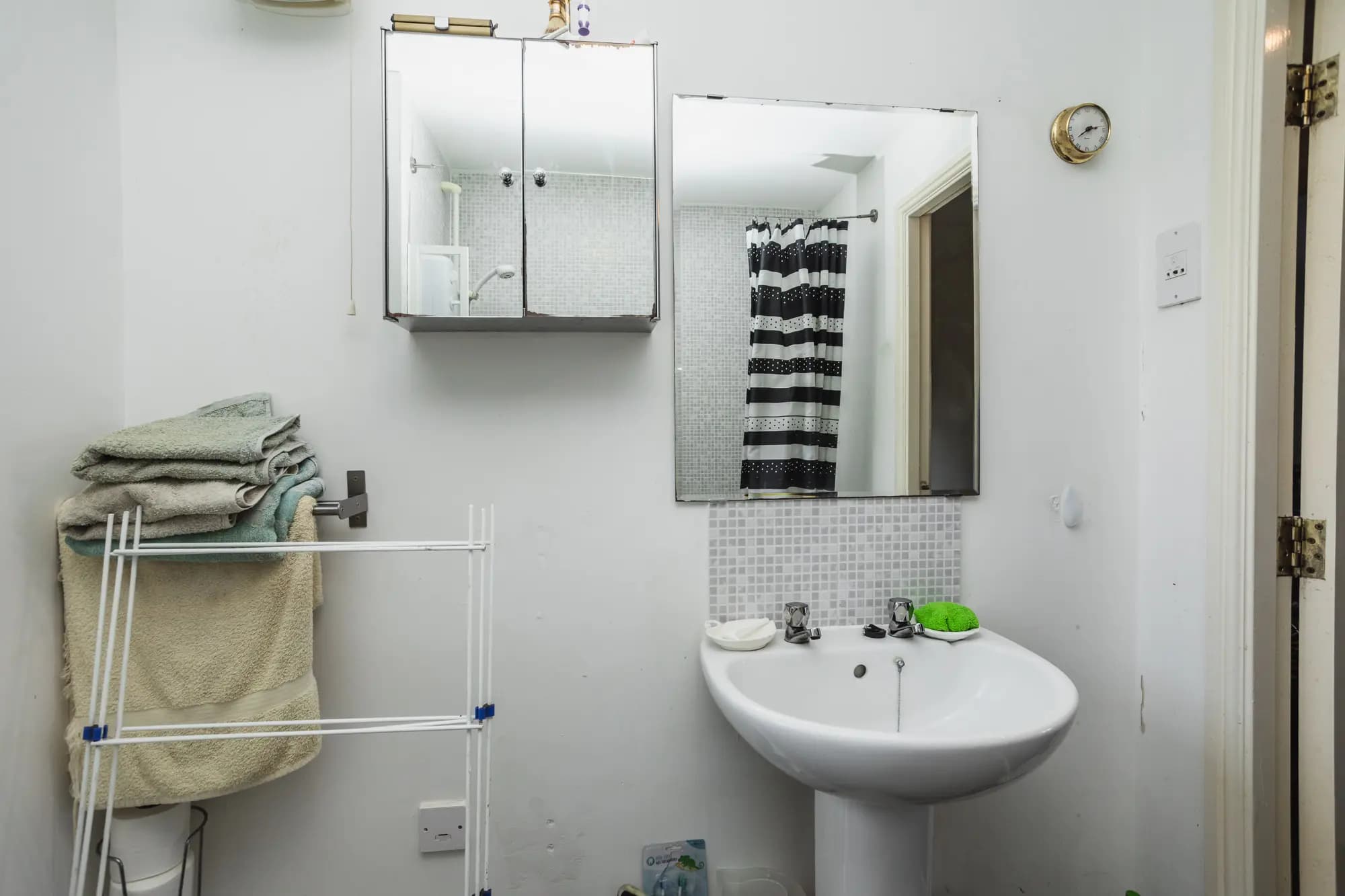 property photo 10 of 17