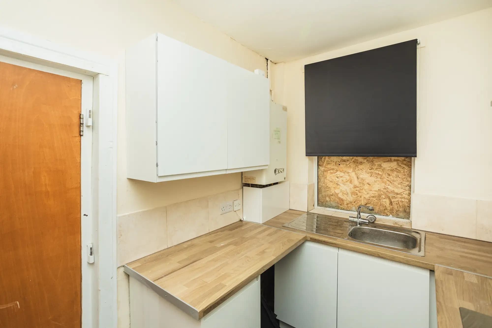 property photo 4 of 32