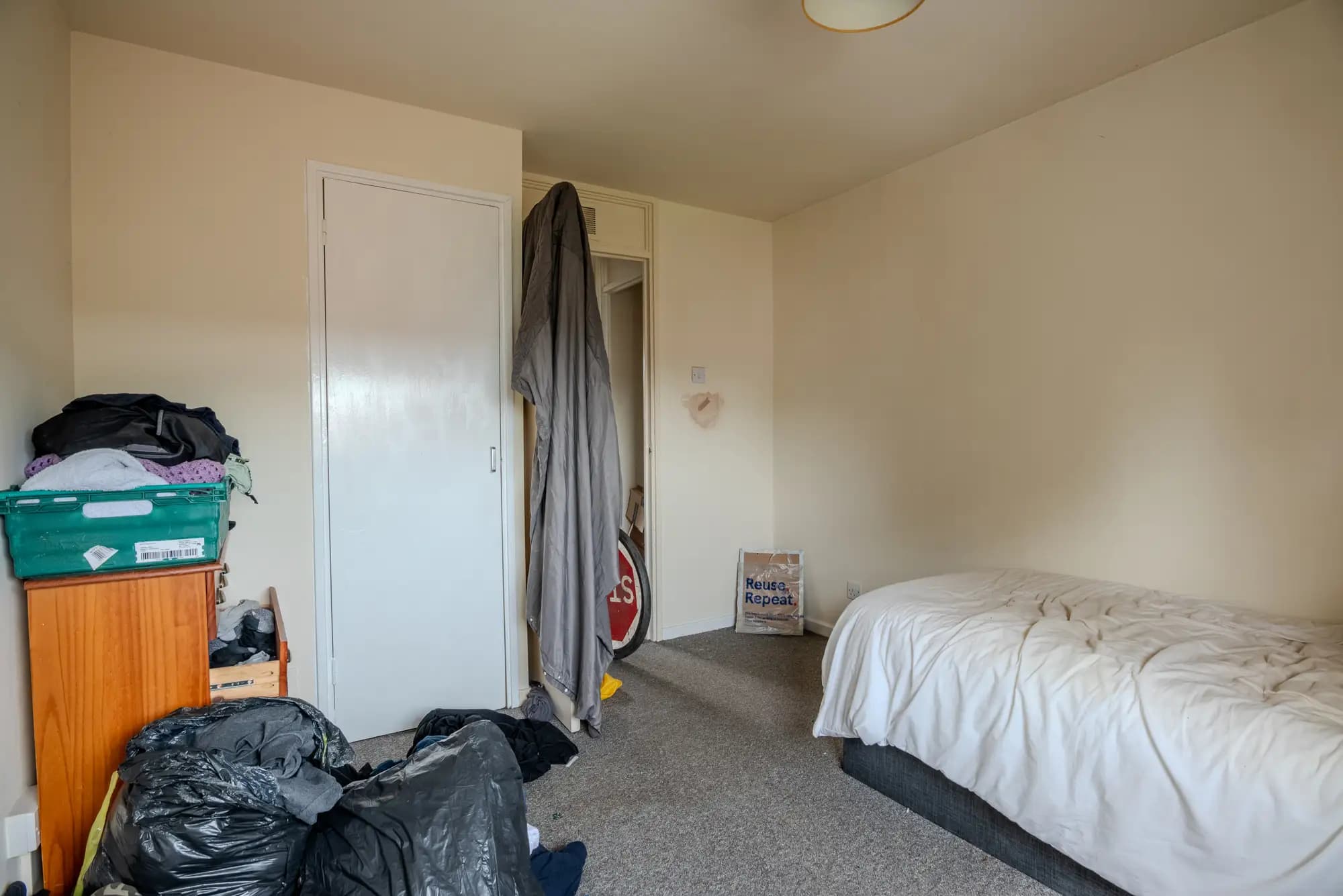 property photo 9 of 16