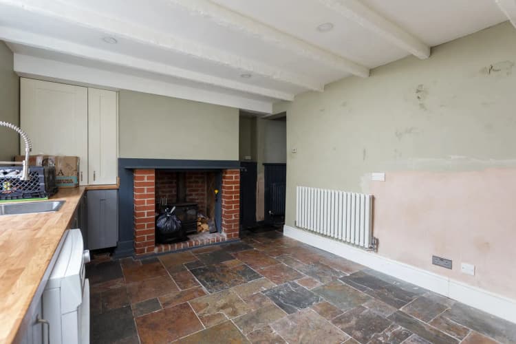 property photo 5 of 14