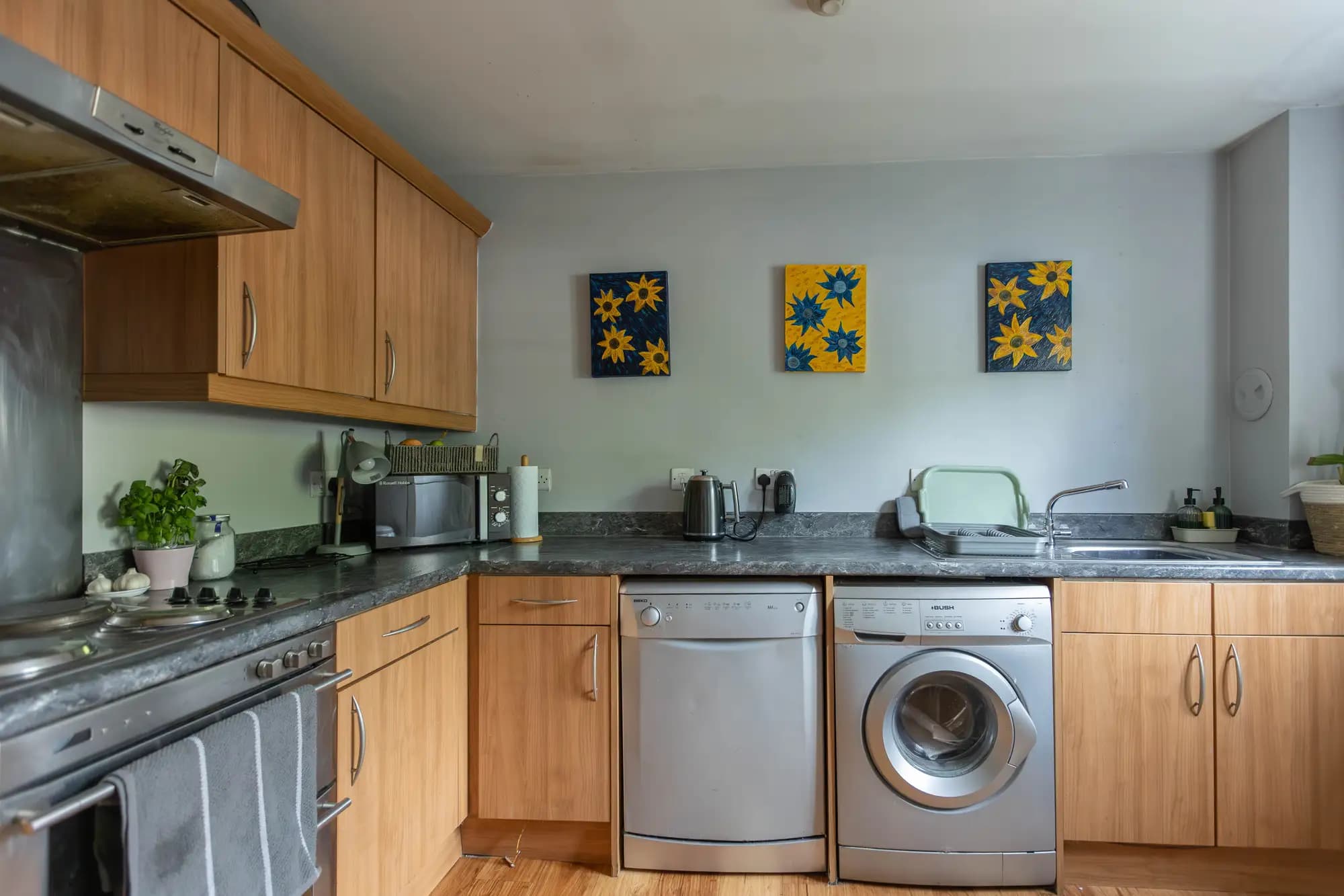 property photo 5 of 17