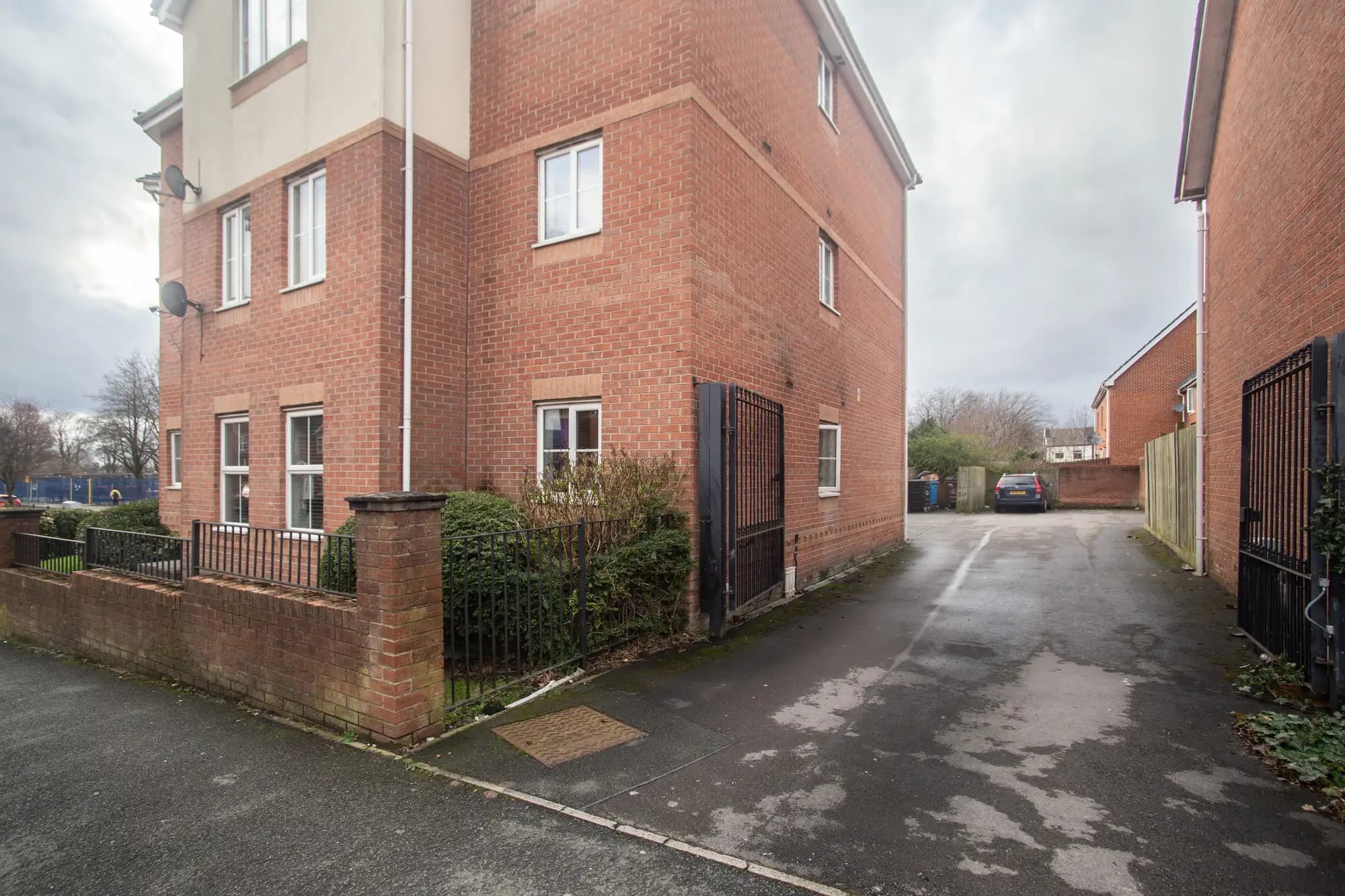 property photo 16 of 17