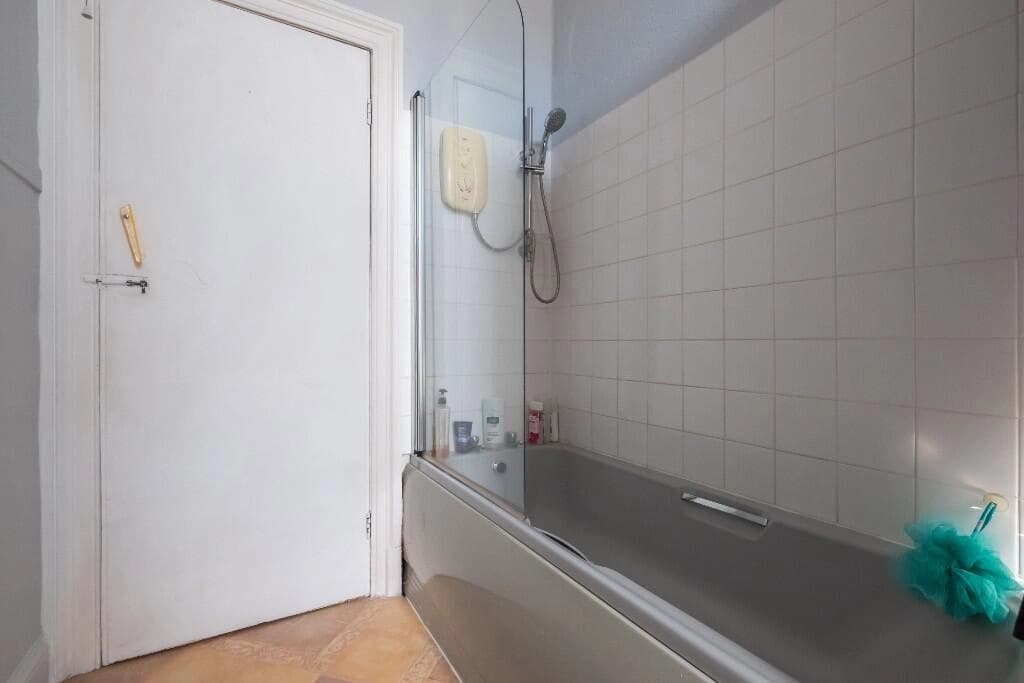 property photo 13 of 40