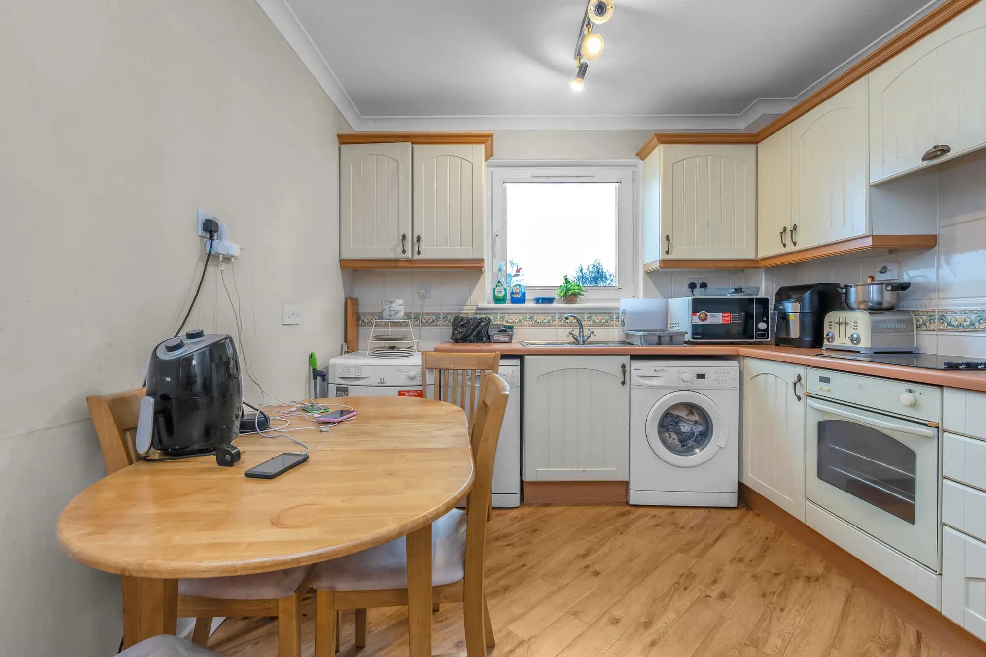 property photo 5 of 17
