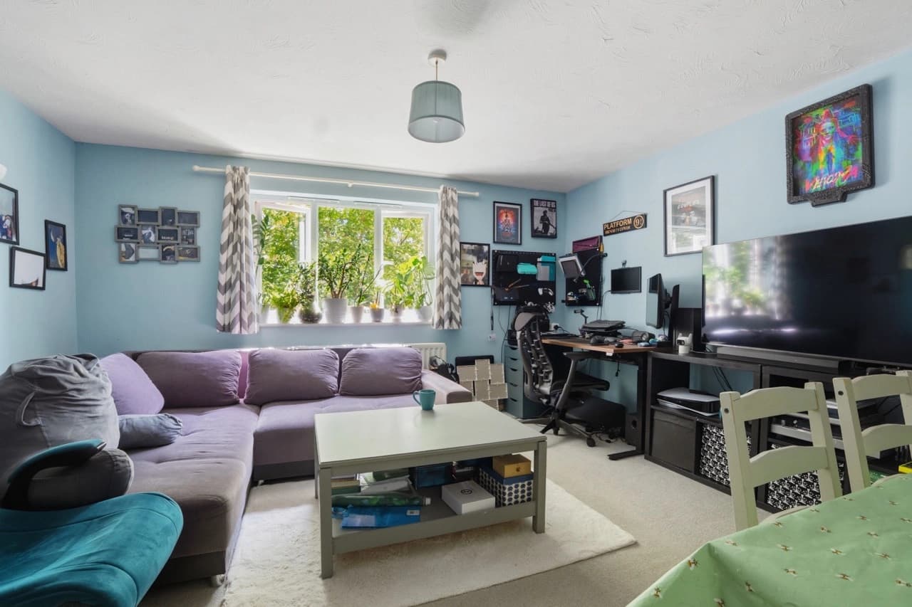 property photo 2 of 16