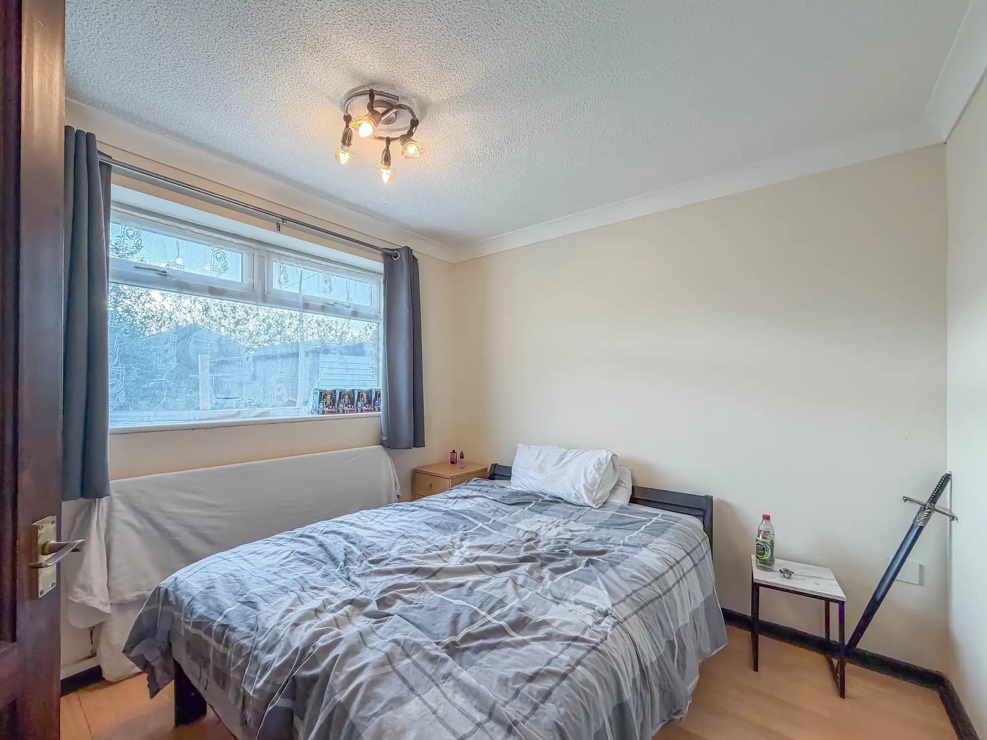 property photo 11 of 18