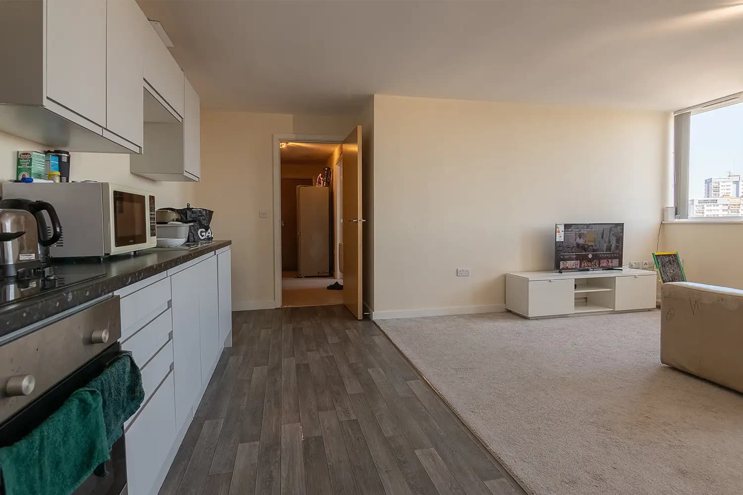 property photo 7 of 28