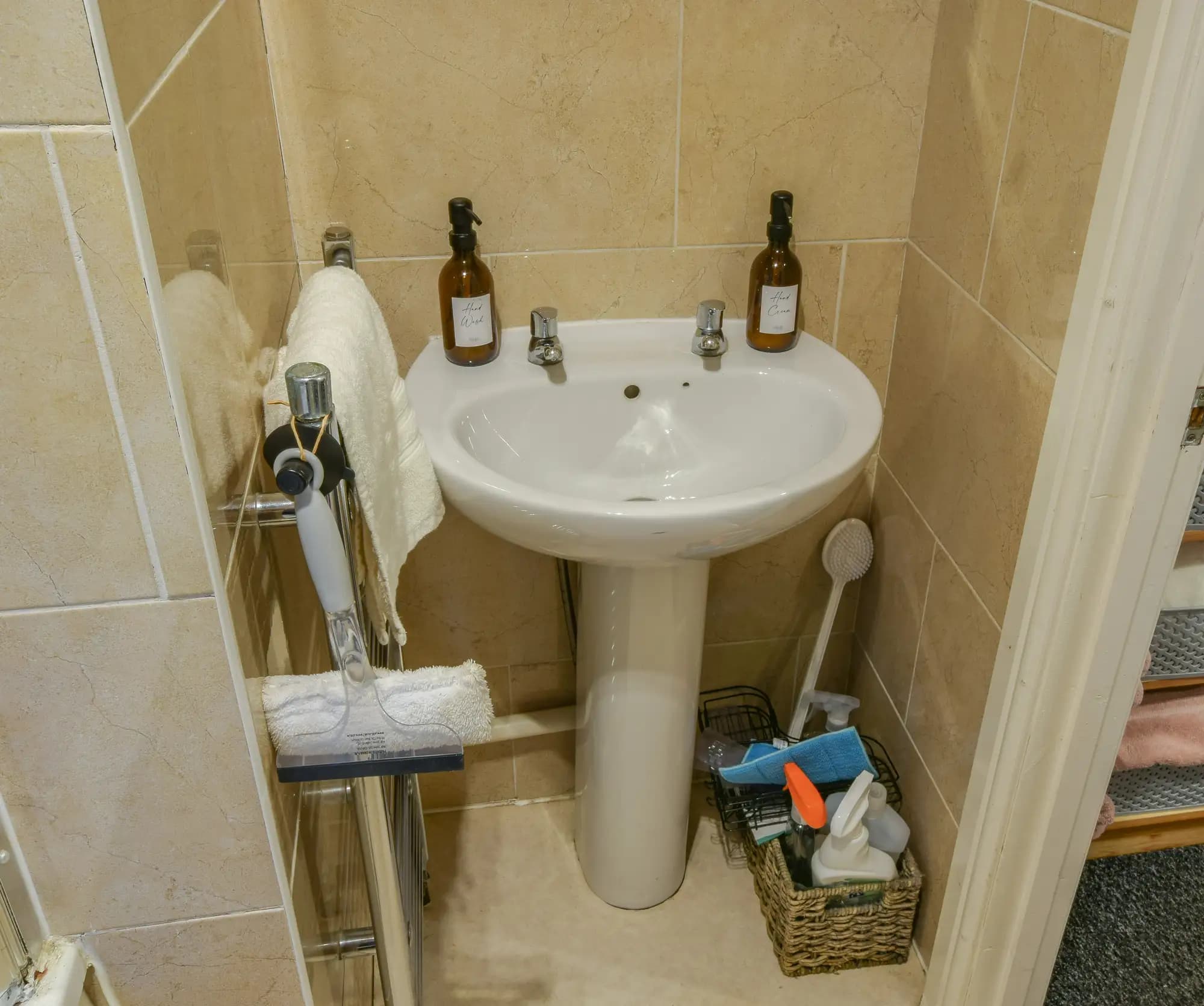 property photo 9 of 18