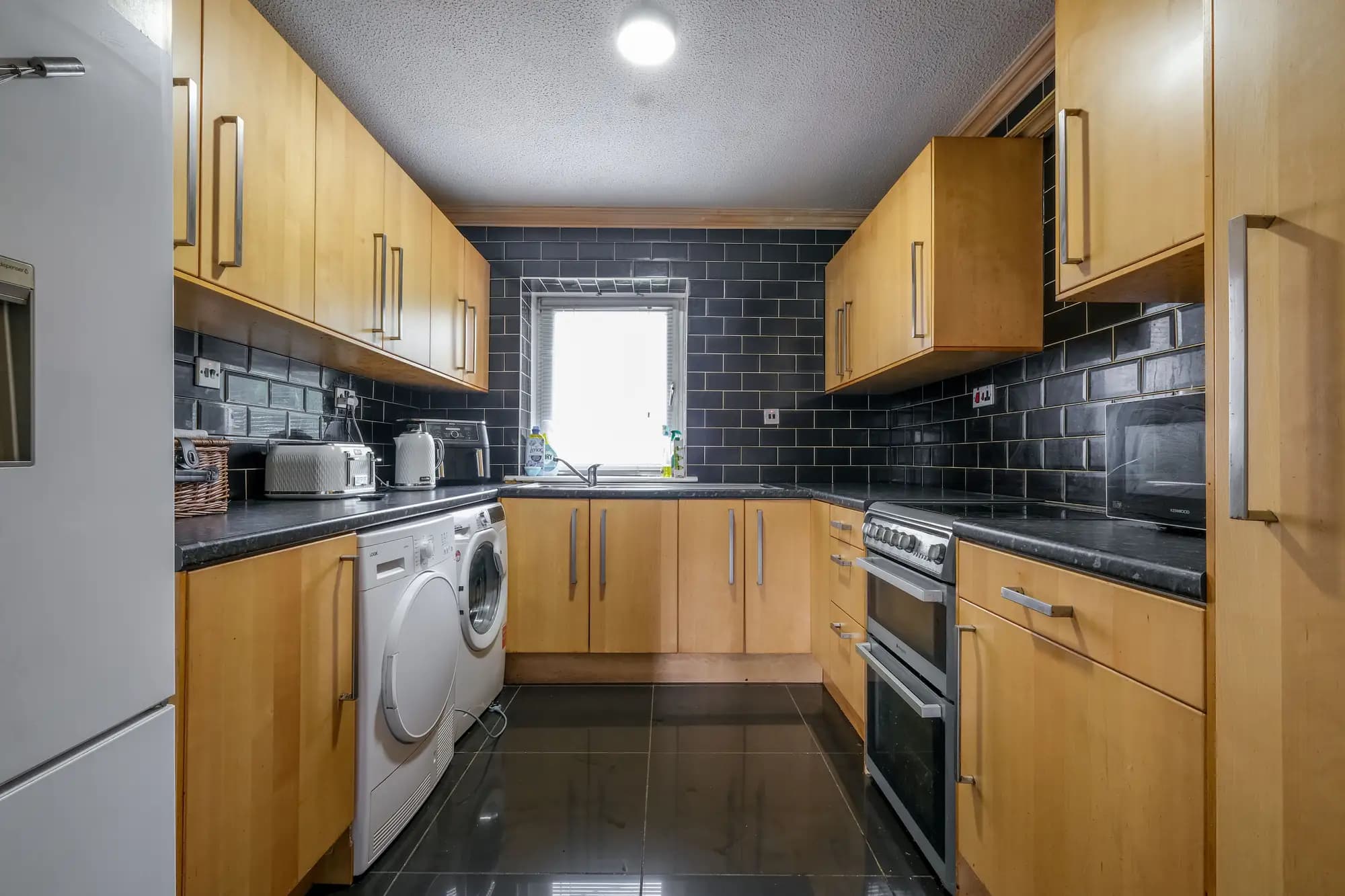 property photo 5 of 19