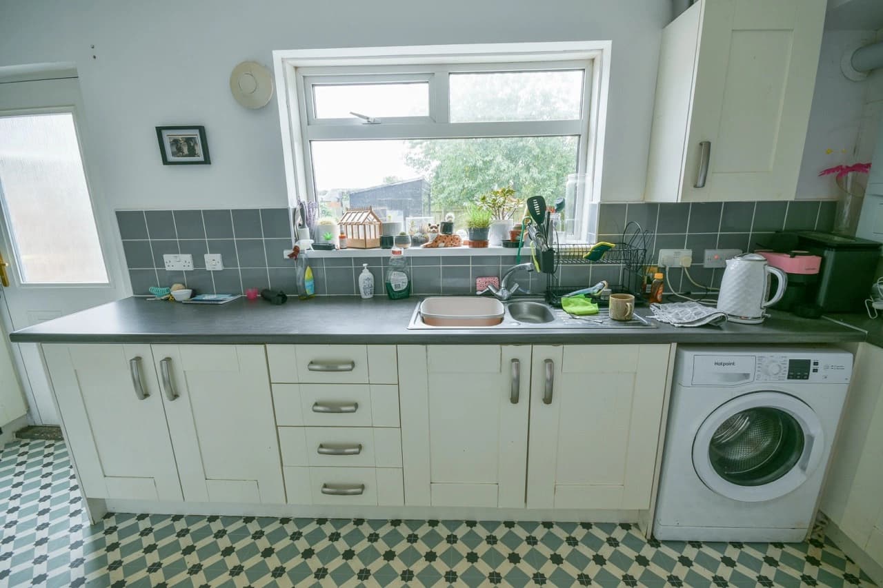property photo 6 of 20