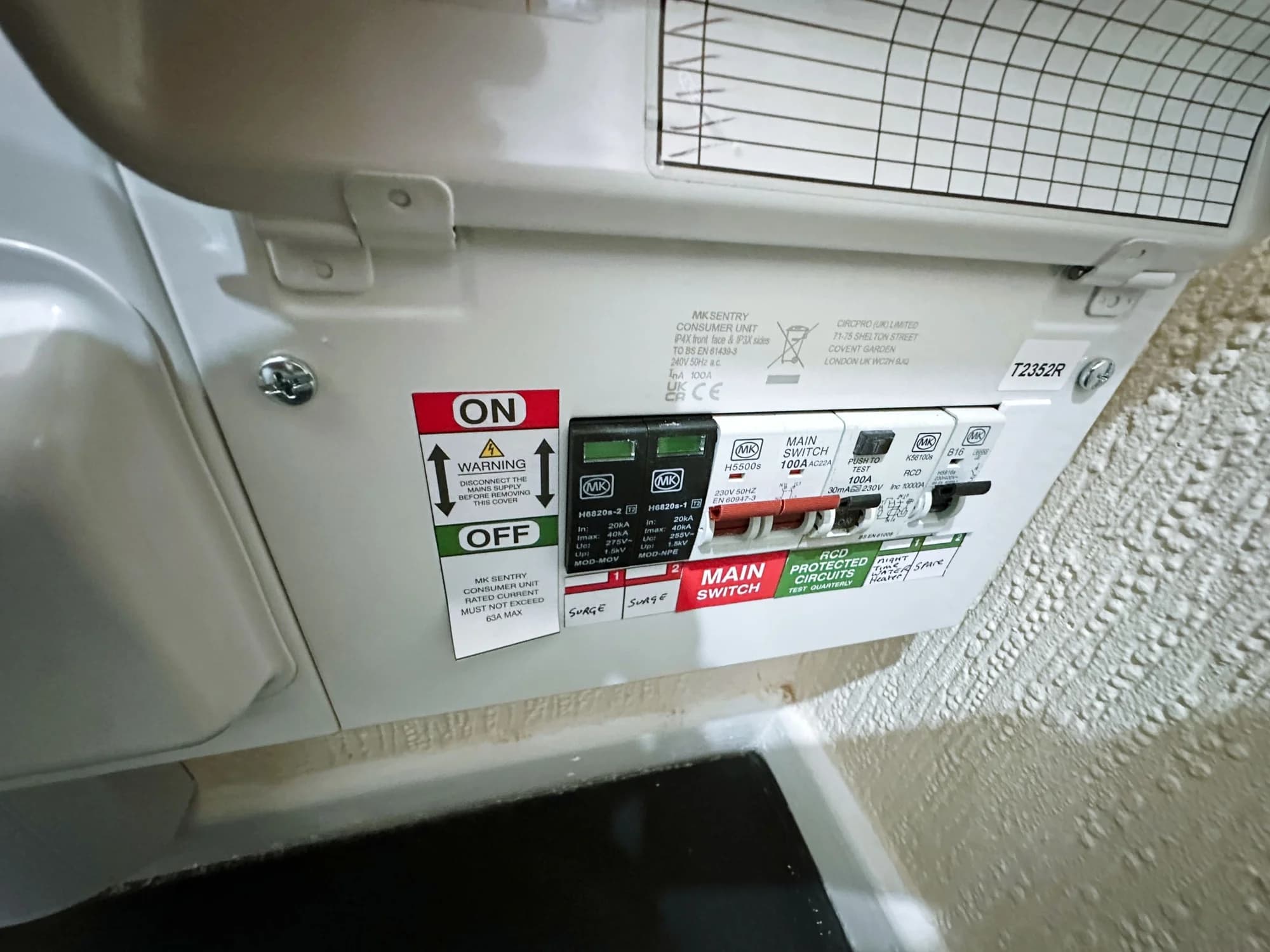 property photo 13 of 17