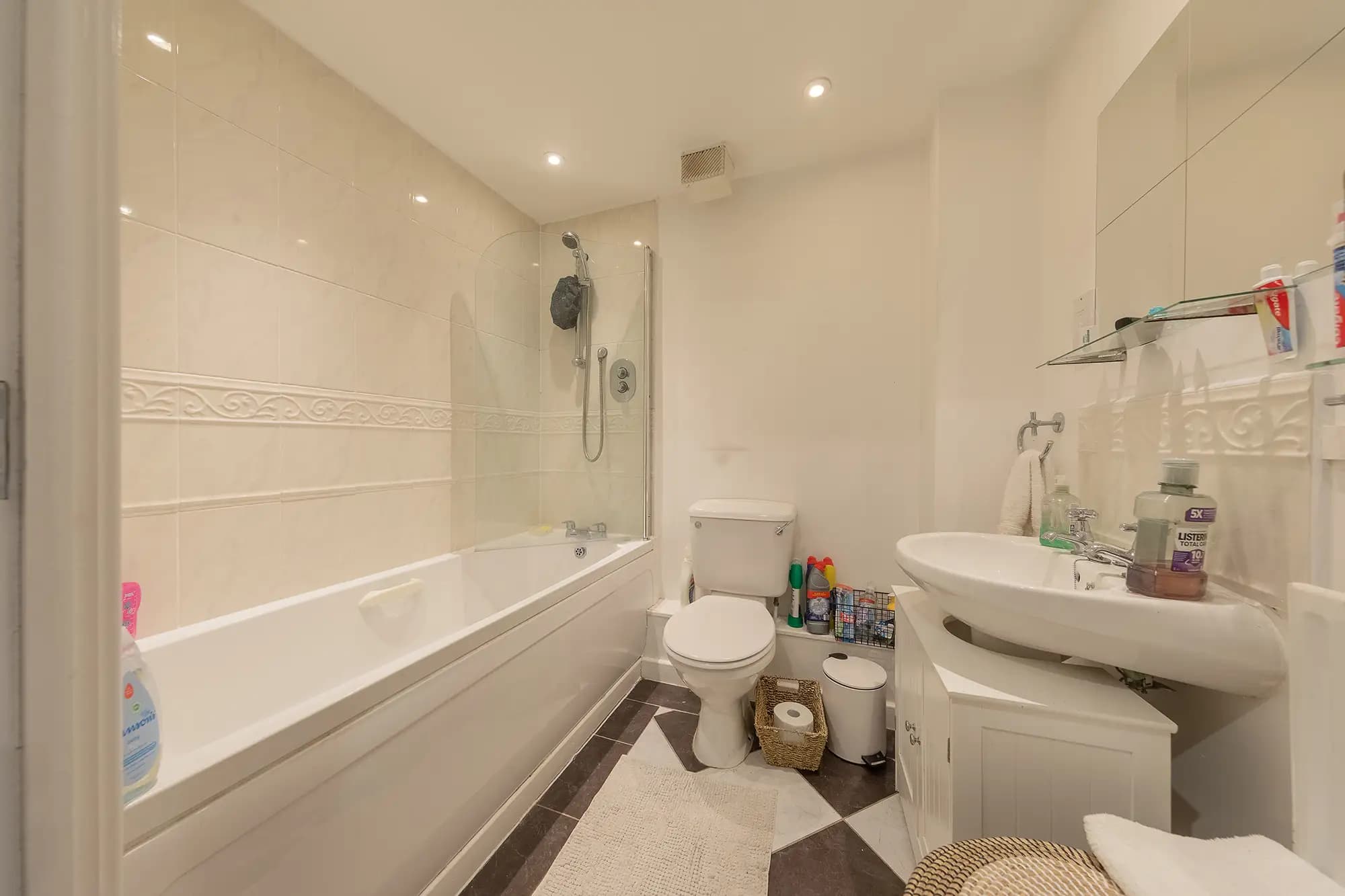 property photo 9 of 13