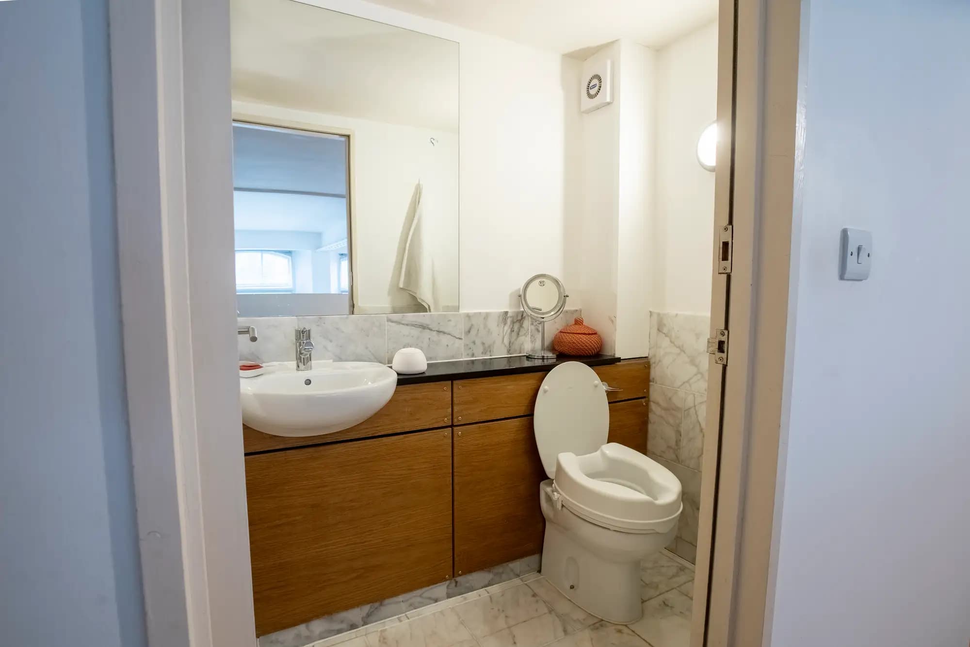 property photo 11 of 17