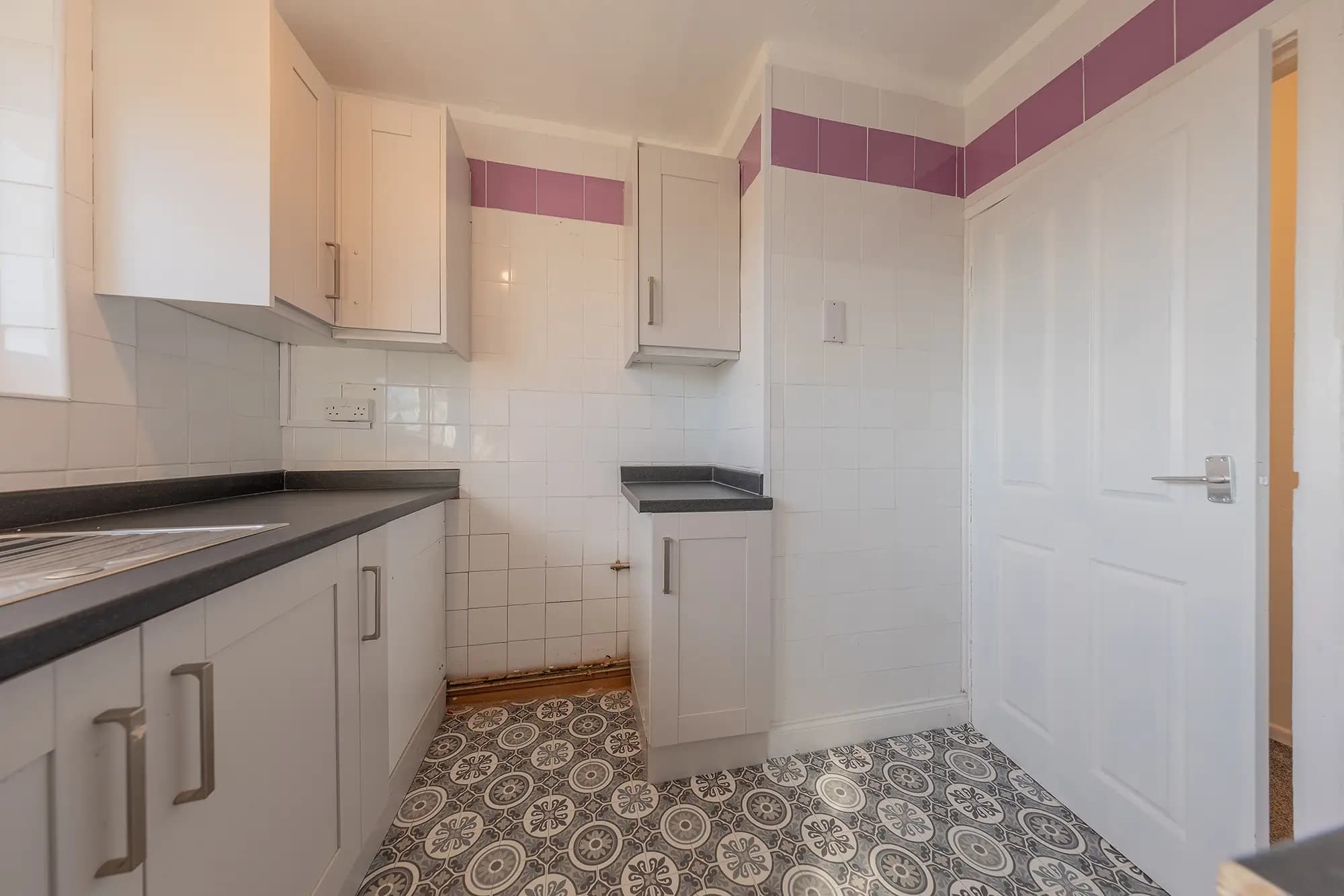 property photo 6 of 15