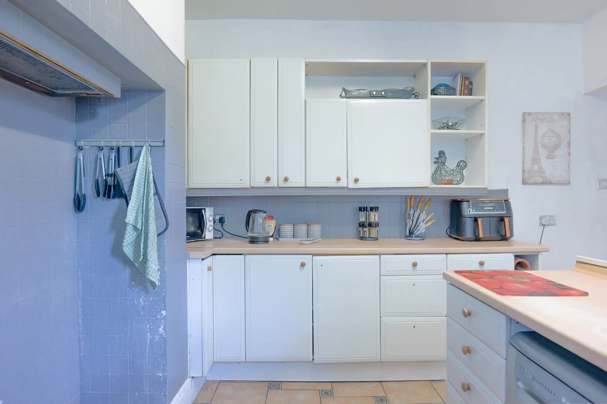 property photo 4 of 20