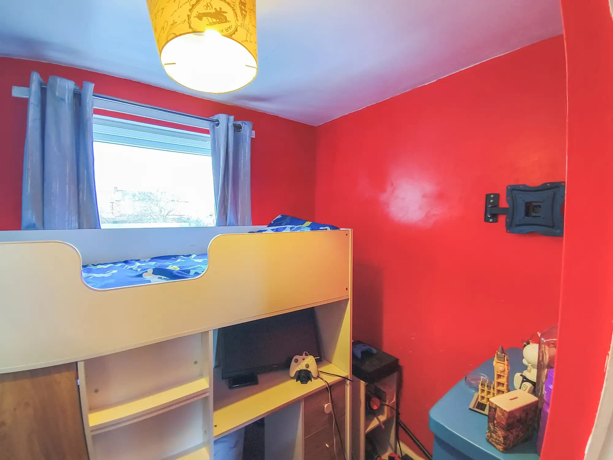 property photo 12 of 18