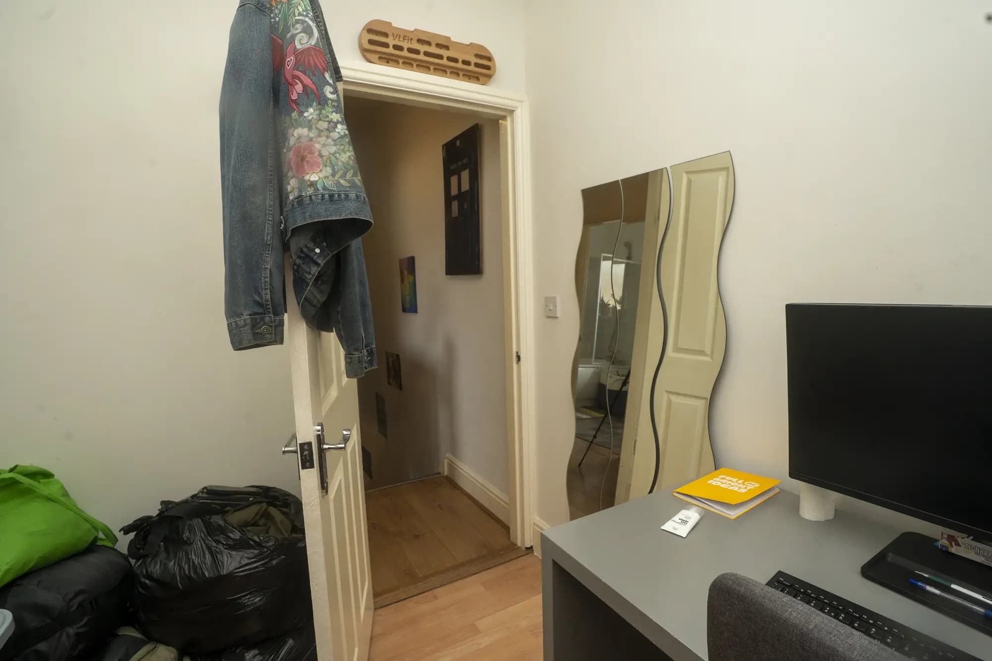 property photo 18 of 31