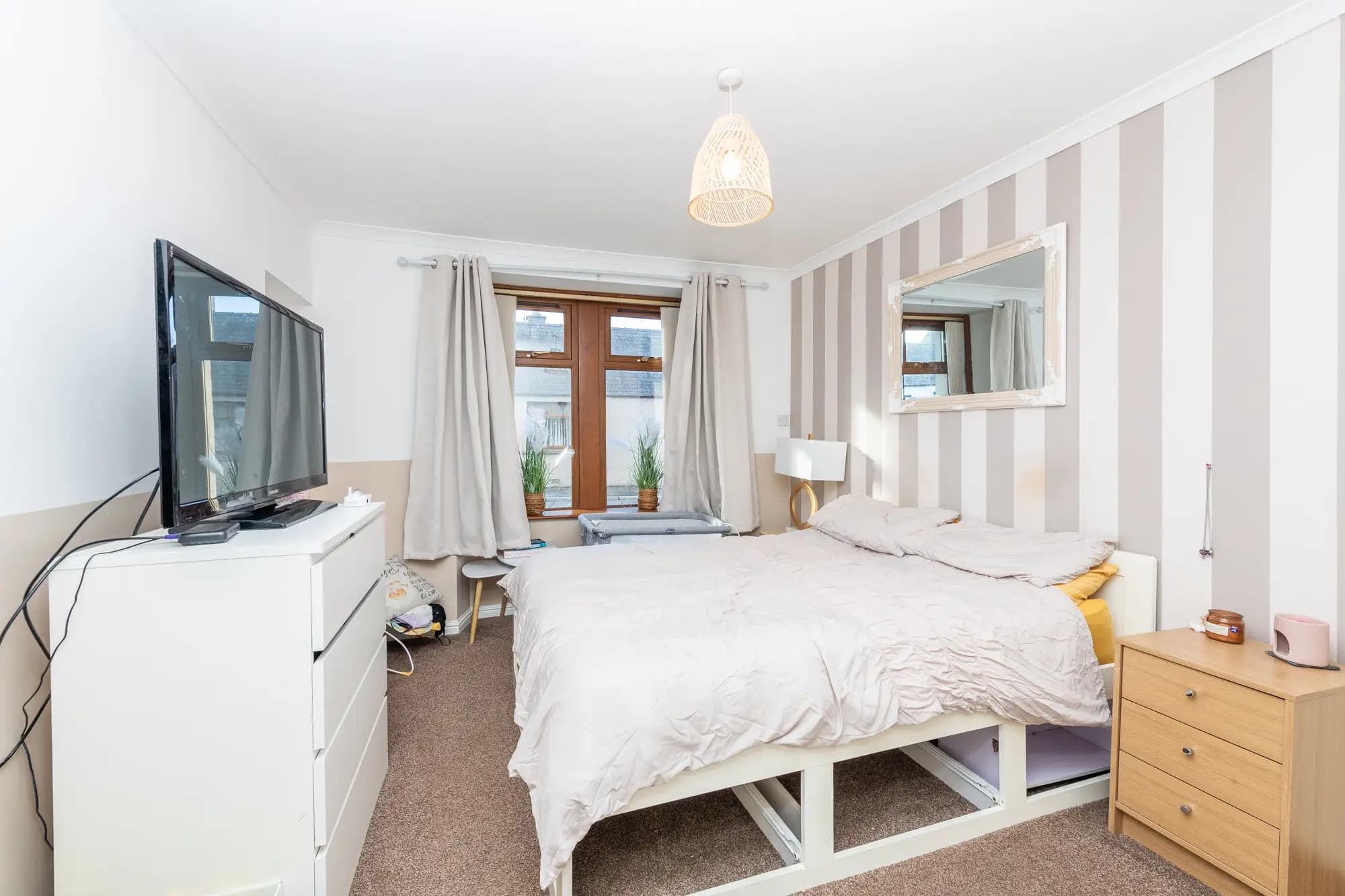 property photo 18 of 26