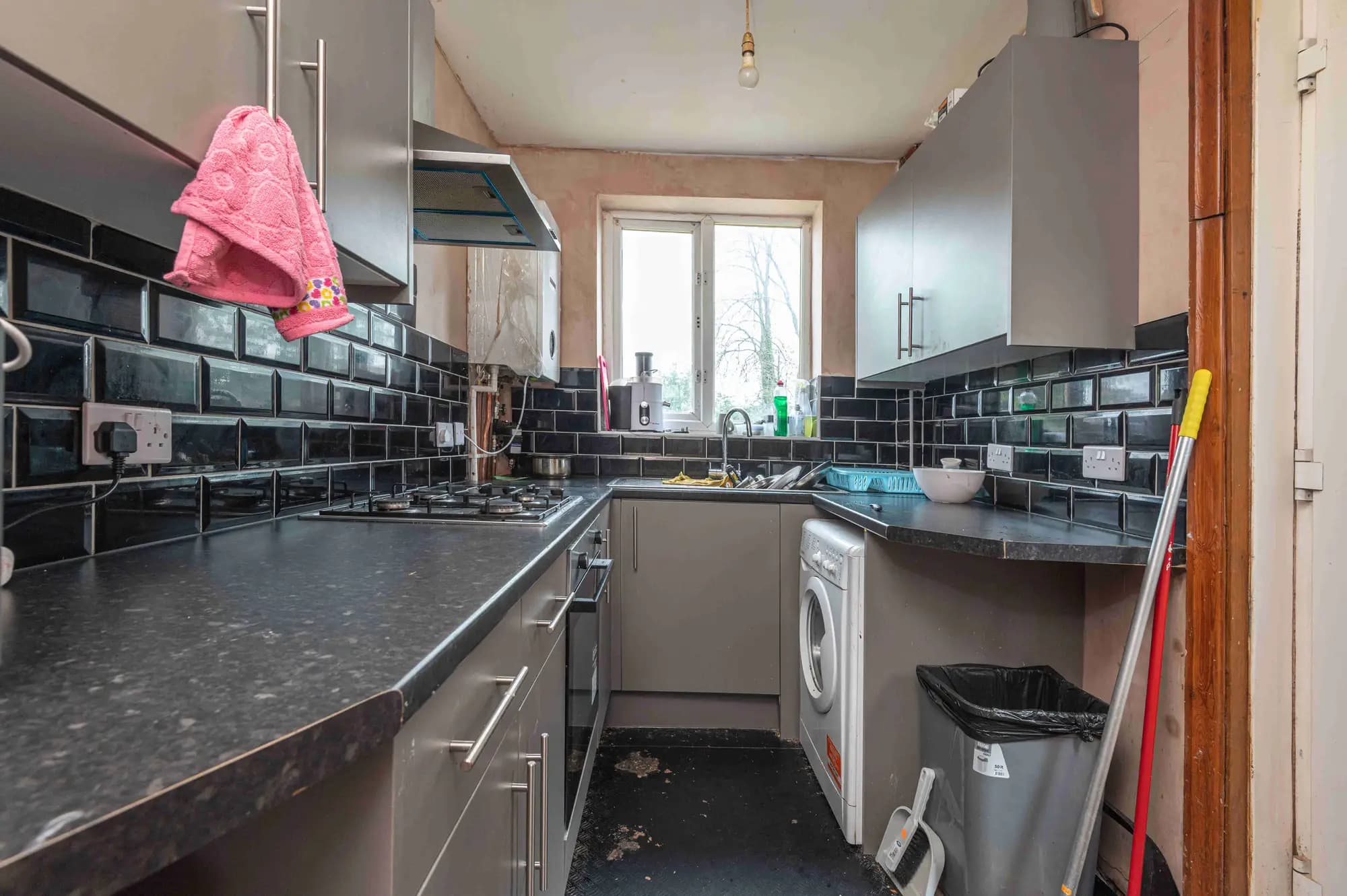 property photo 9 of 22