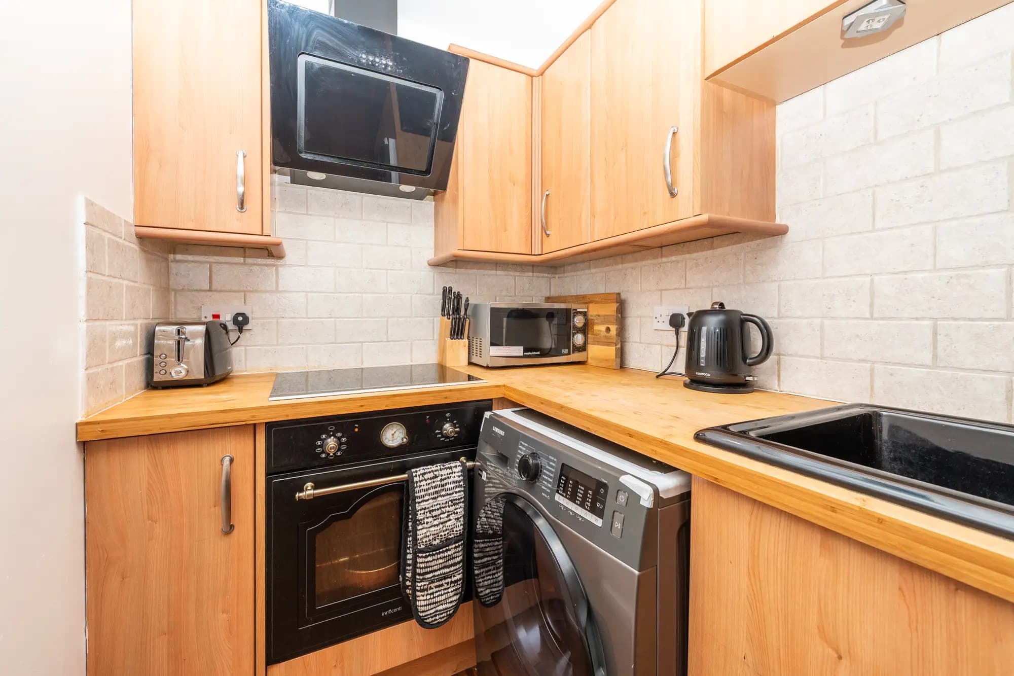 property photo 5 of 16