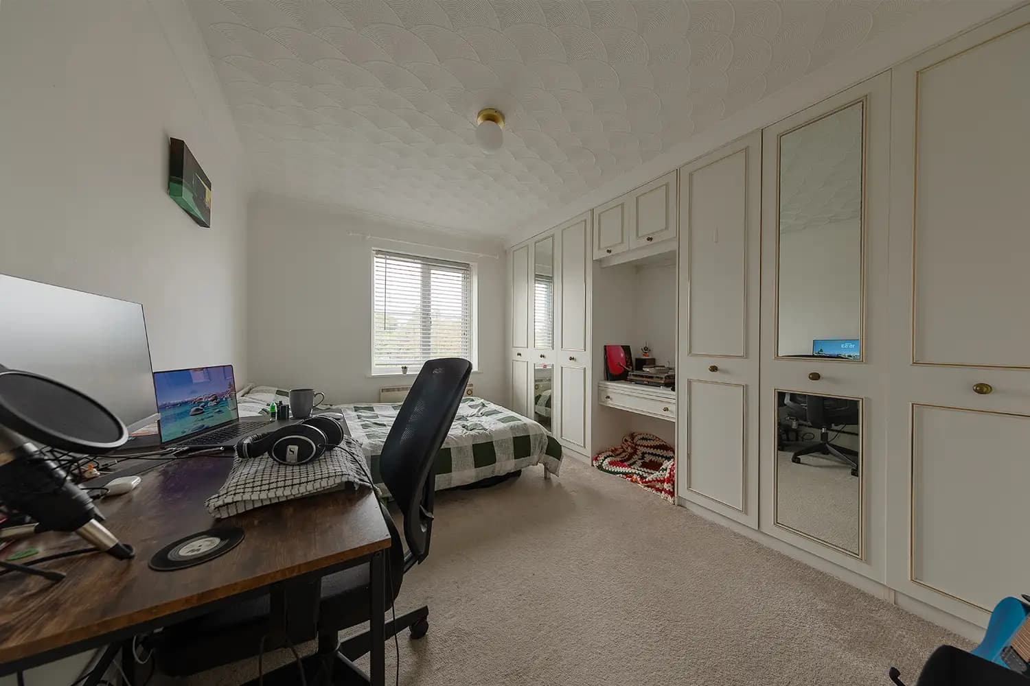 property photo 13 of 20