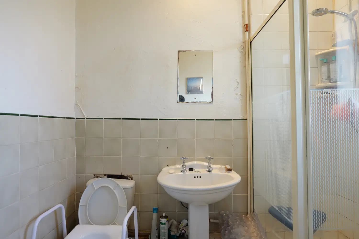 property photo 6 of 17