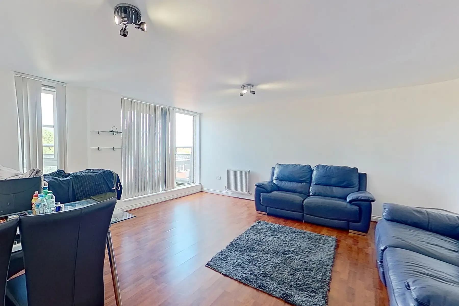 property photo 4 of 15