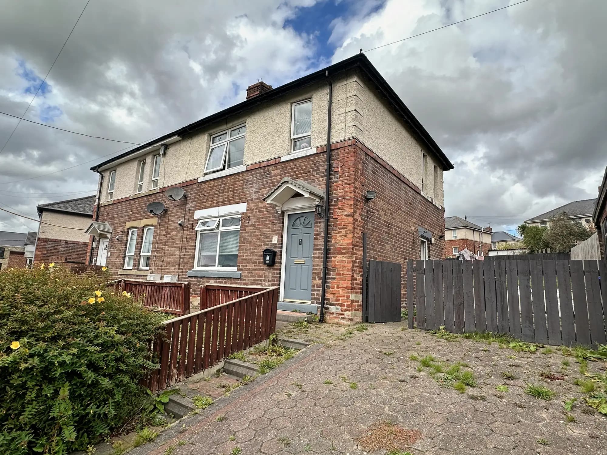 property photo 1 of 32