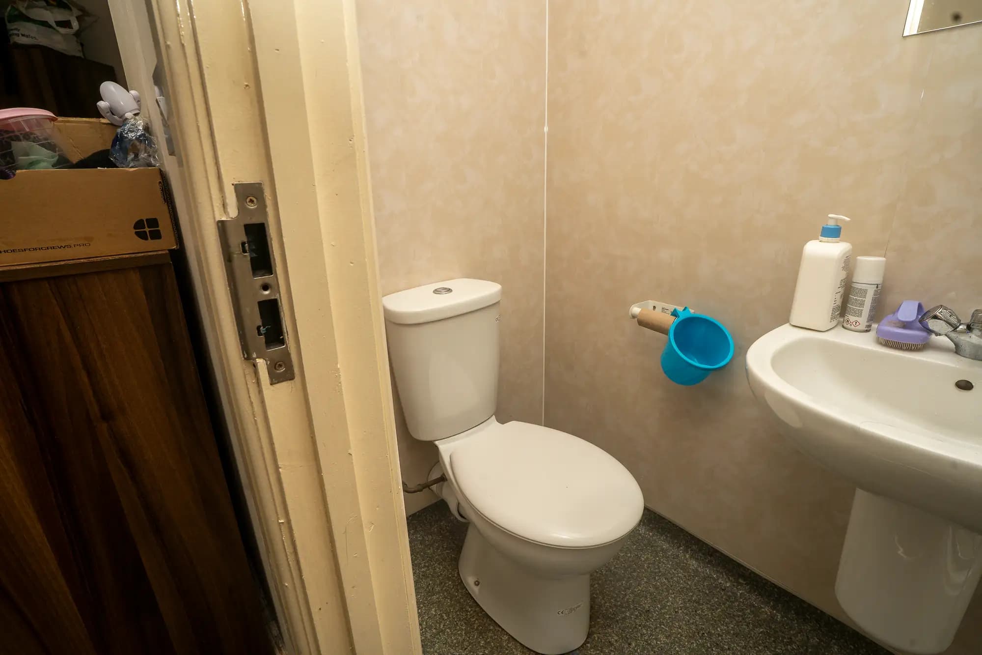 property photo 5 of 13