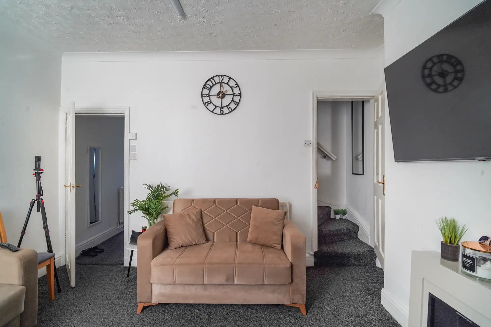 property photo 5 of 21