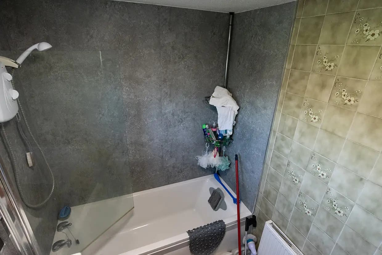 property photo 9 of 17