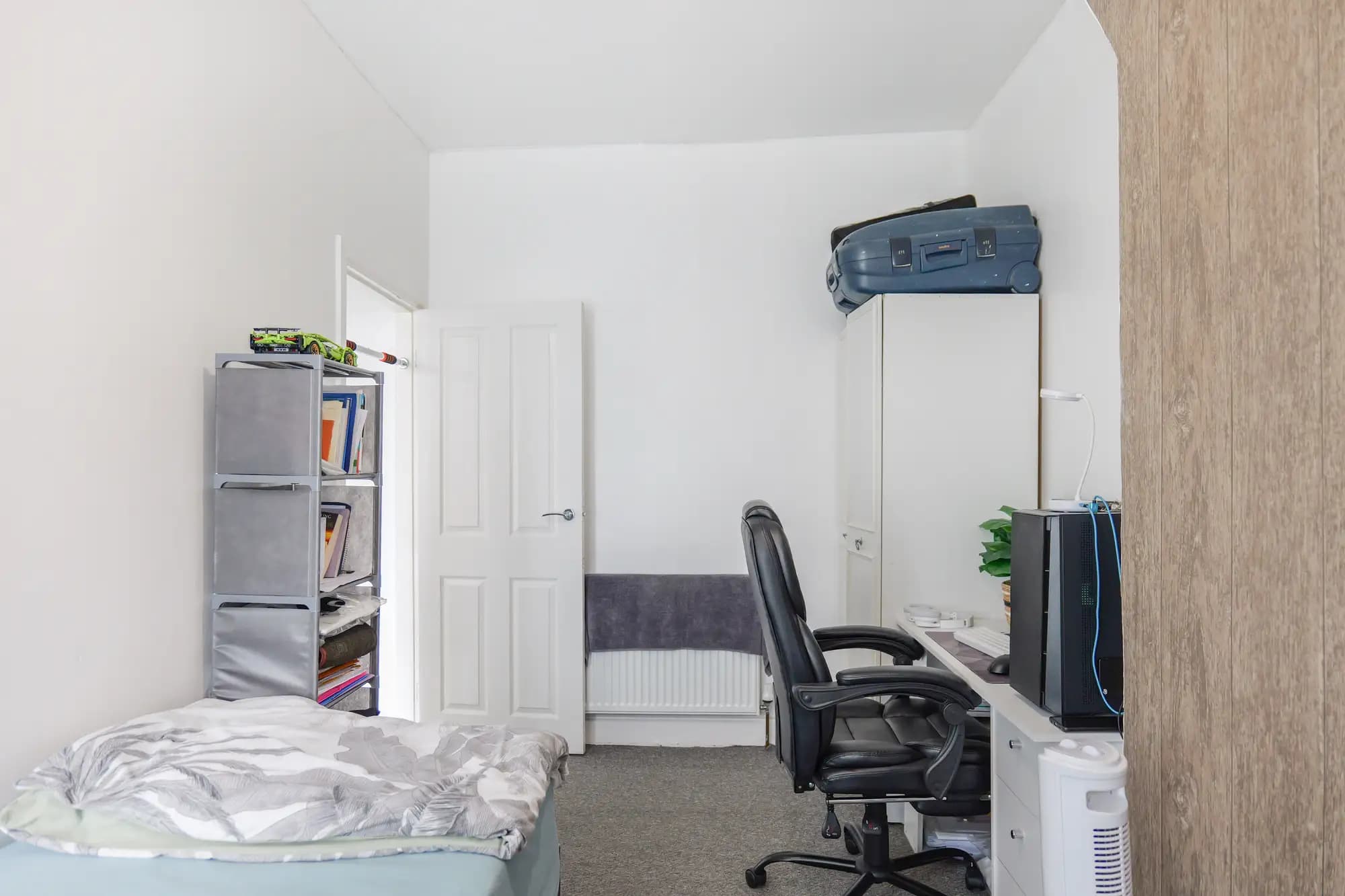 property photo 20 of 32