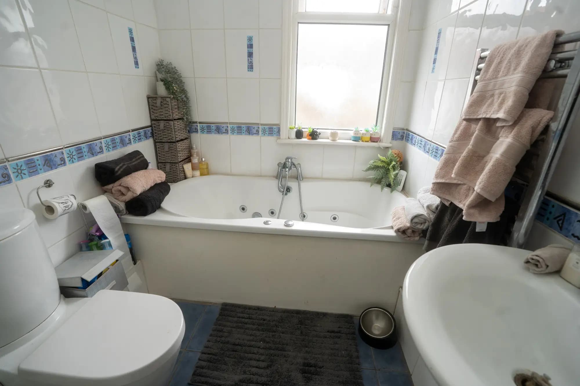 property photo 8 of 17