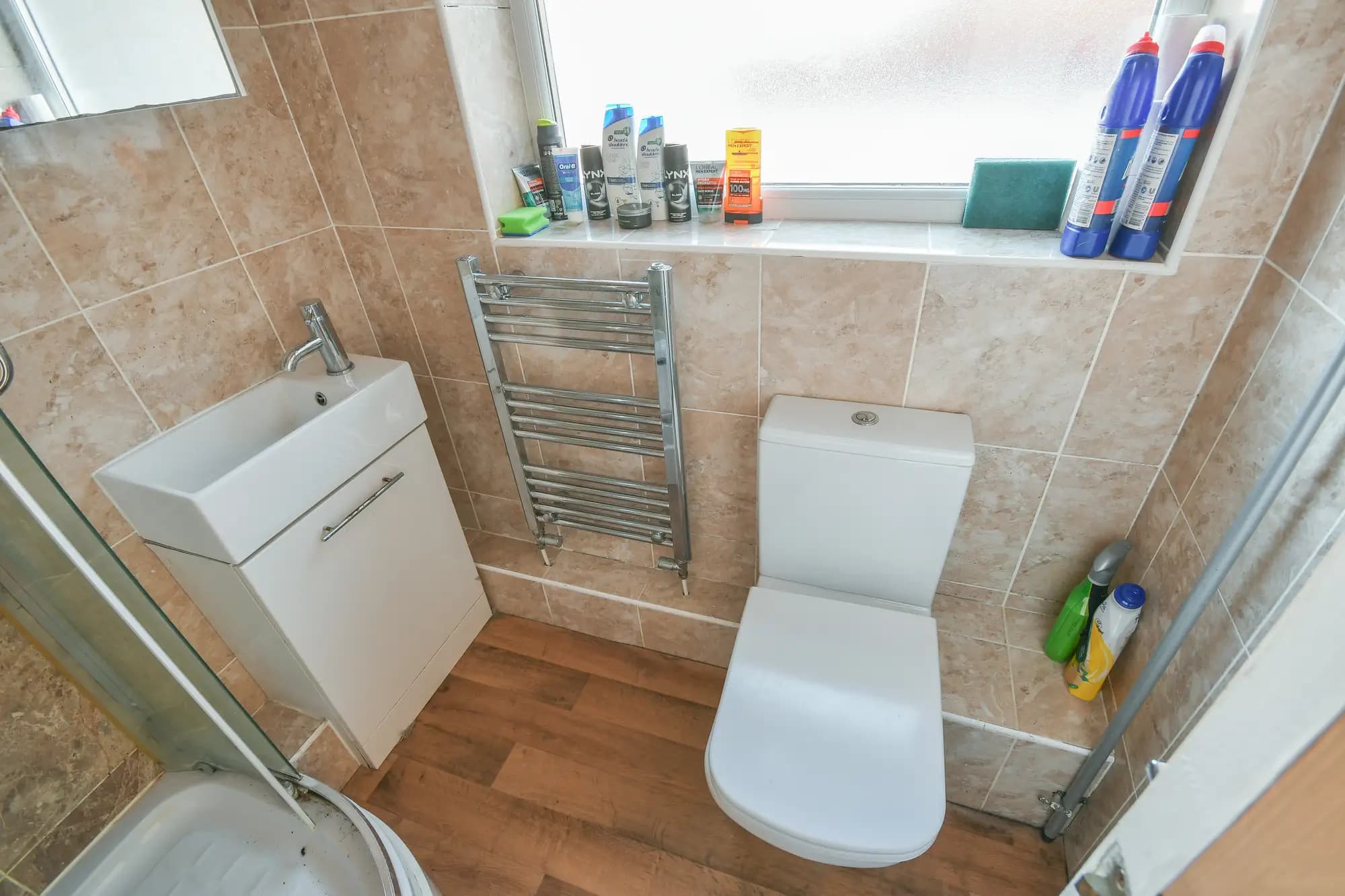 property photo 7 of 12