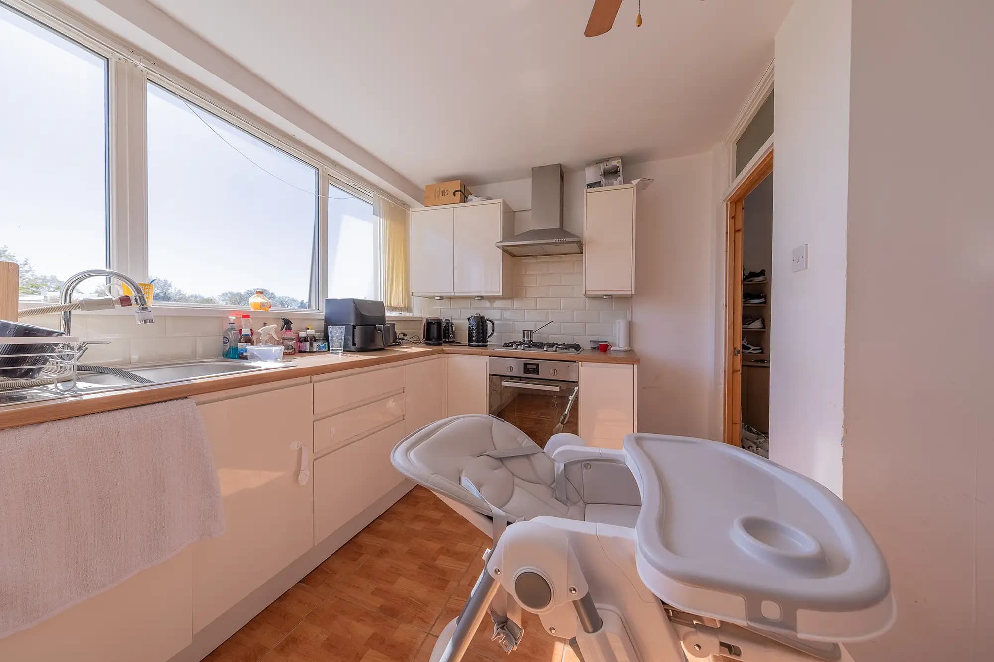 property photo 5 of 16