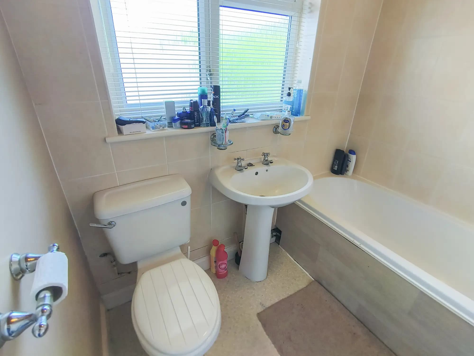 property photo 8 of 19