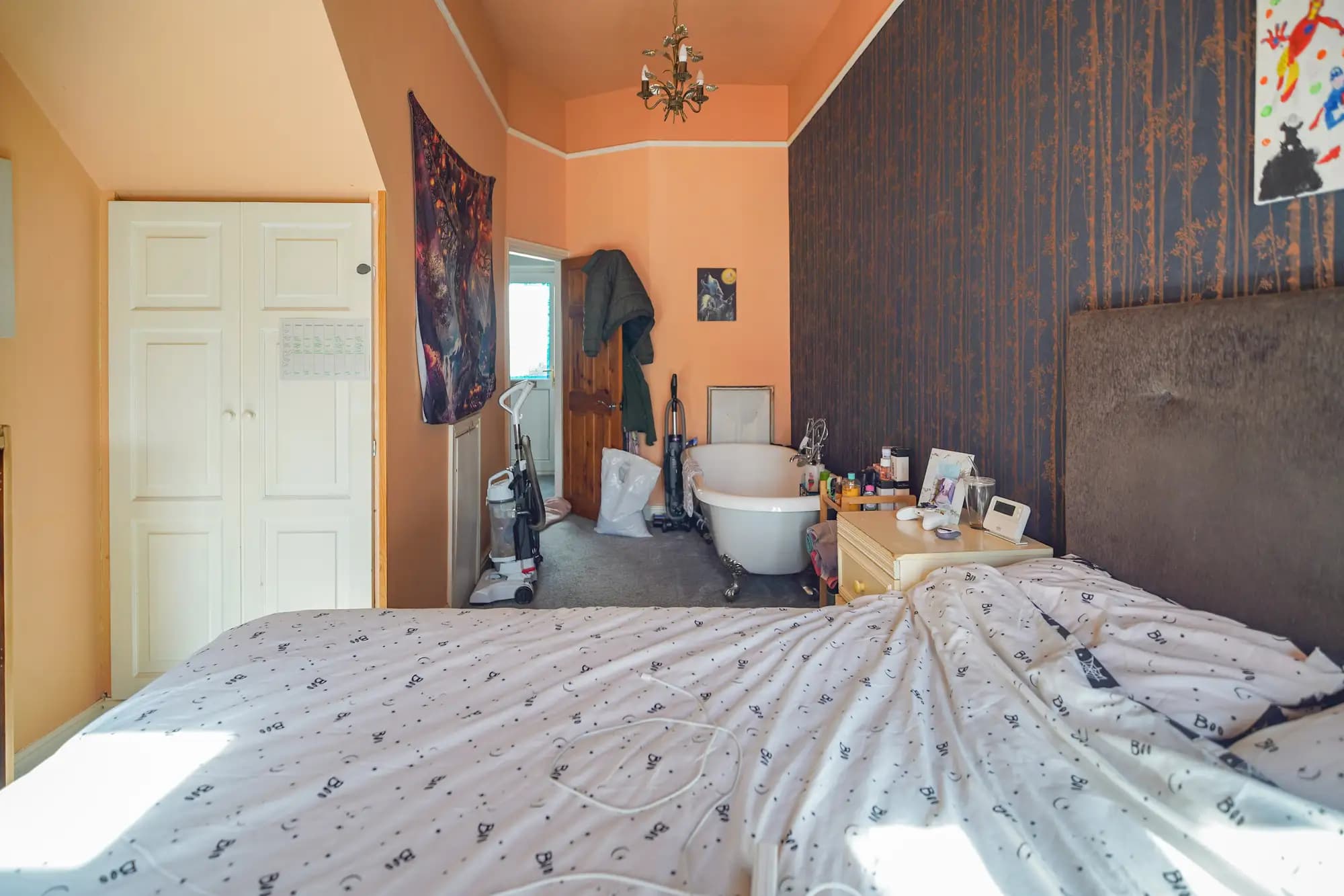 property photo 11 of 17