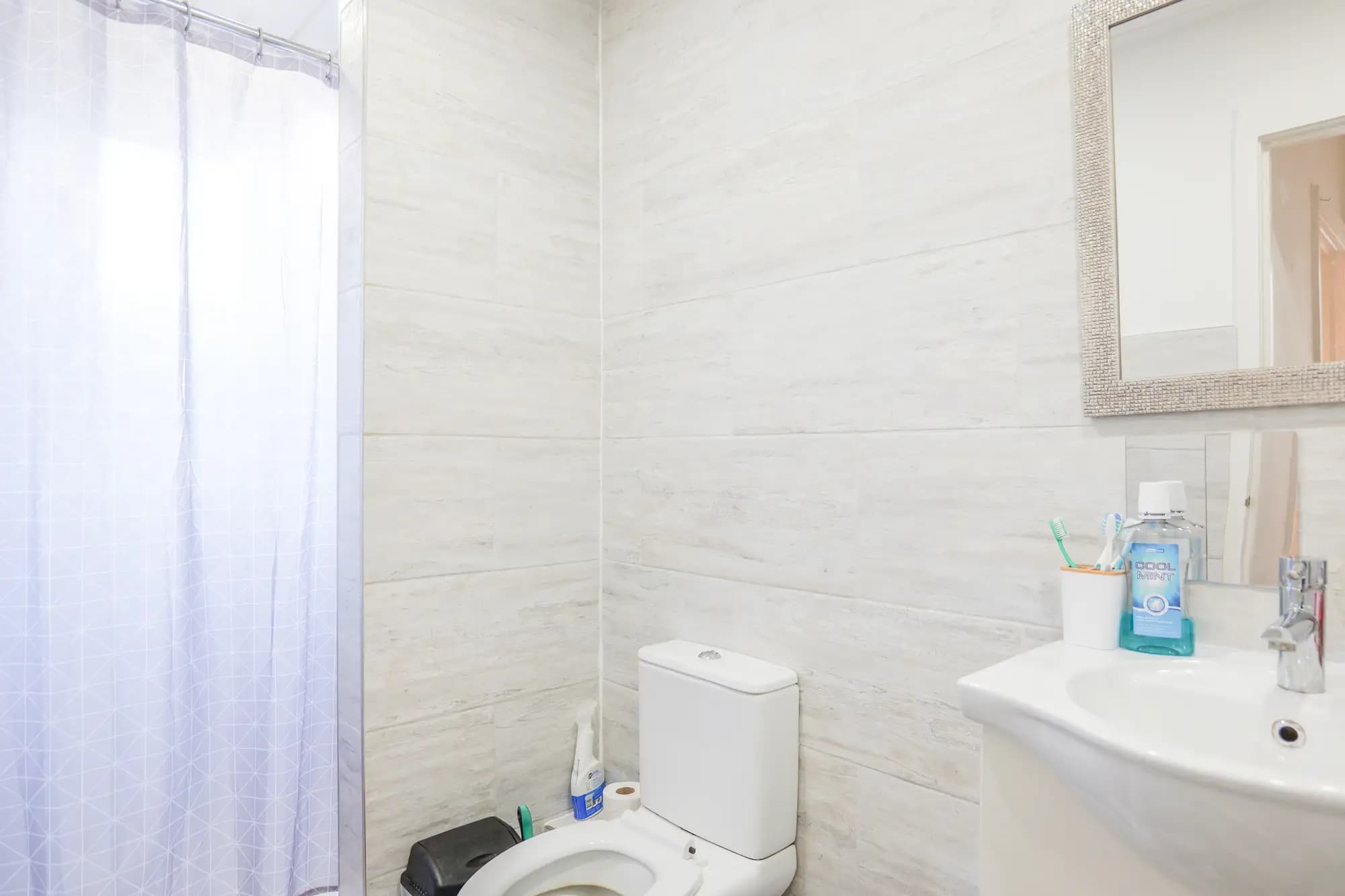 property photo 5 of 18