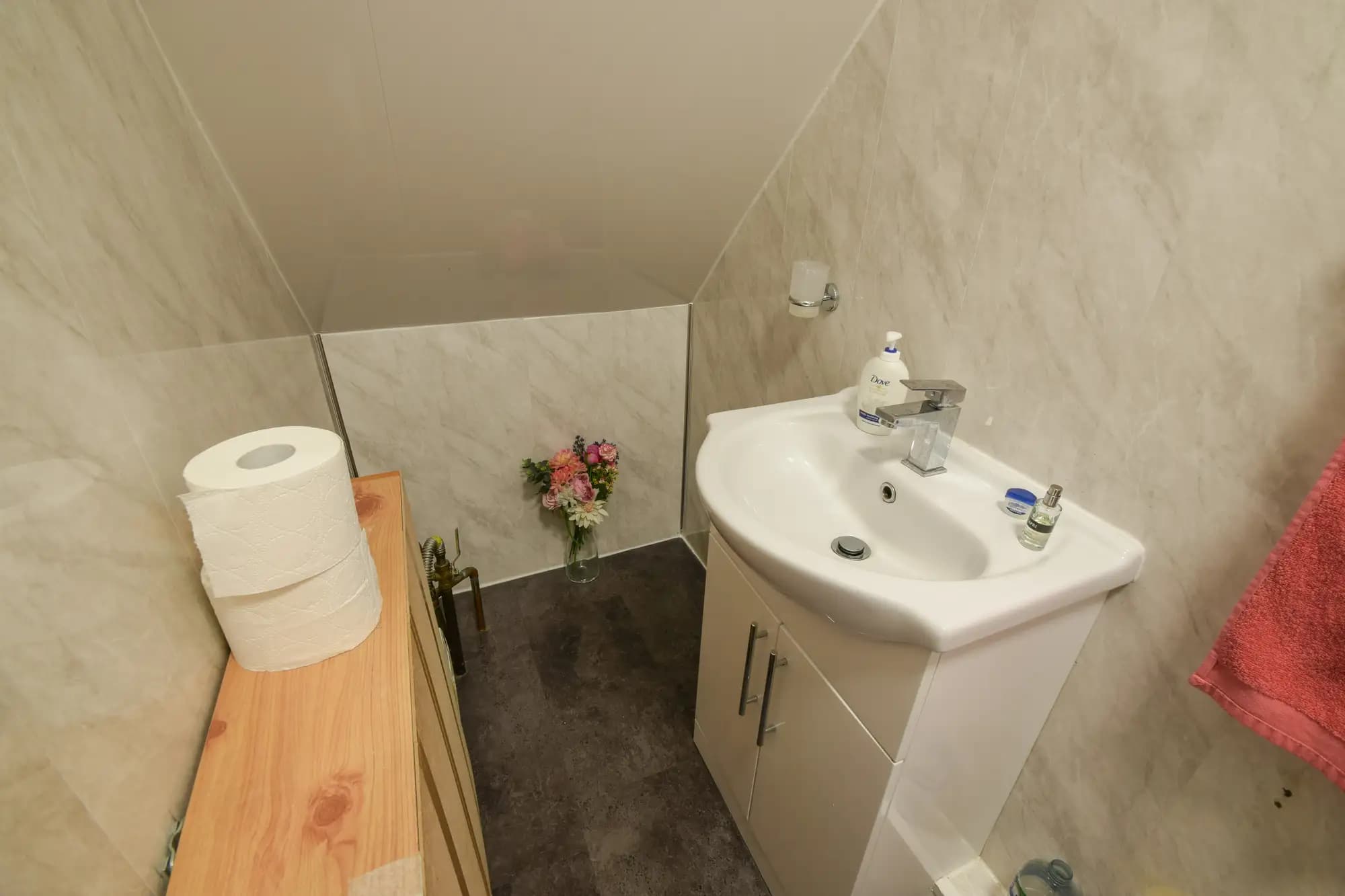 property photo 11 of 27