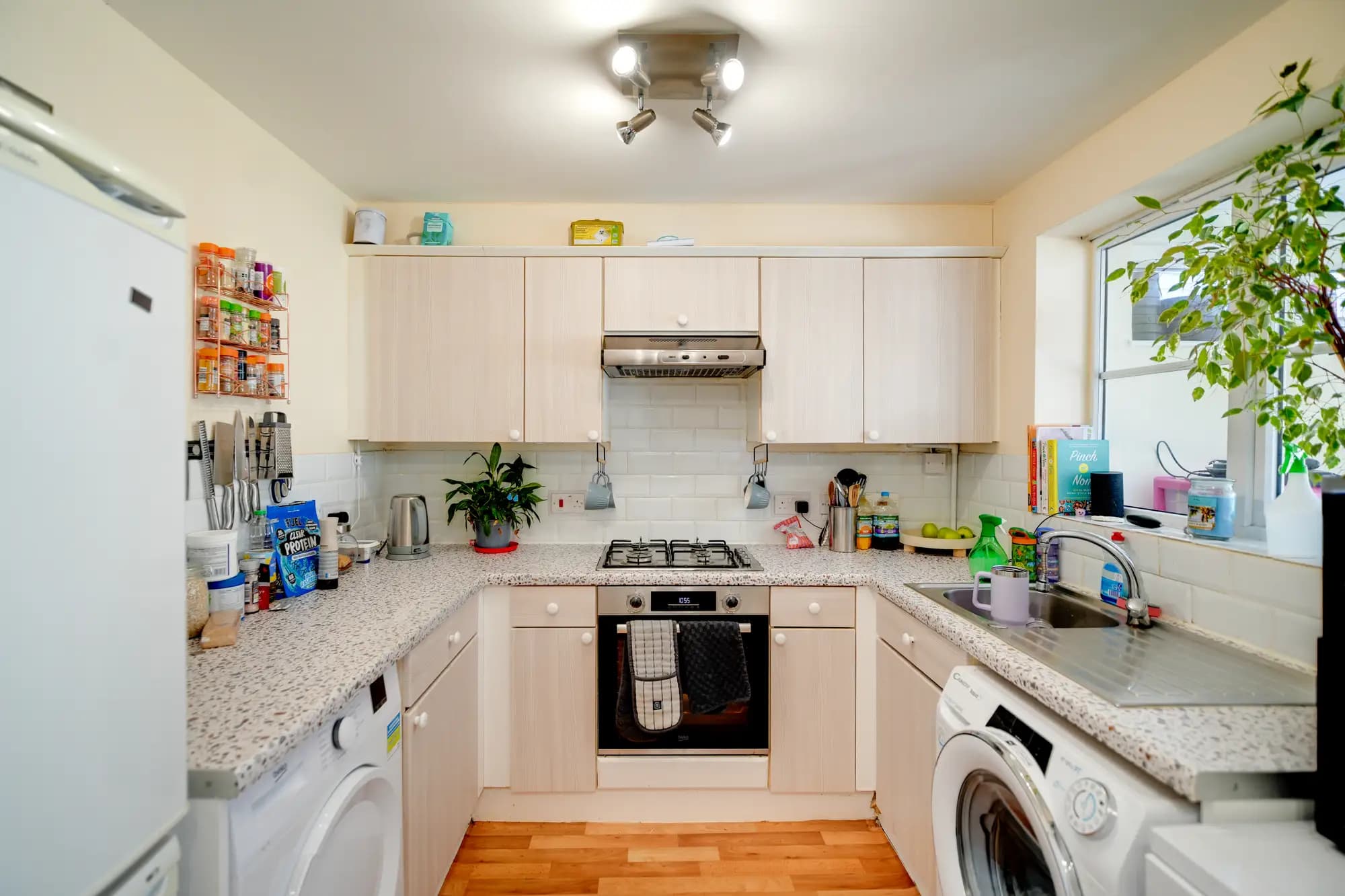 property photo 6 of 21