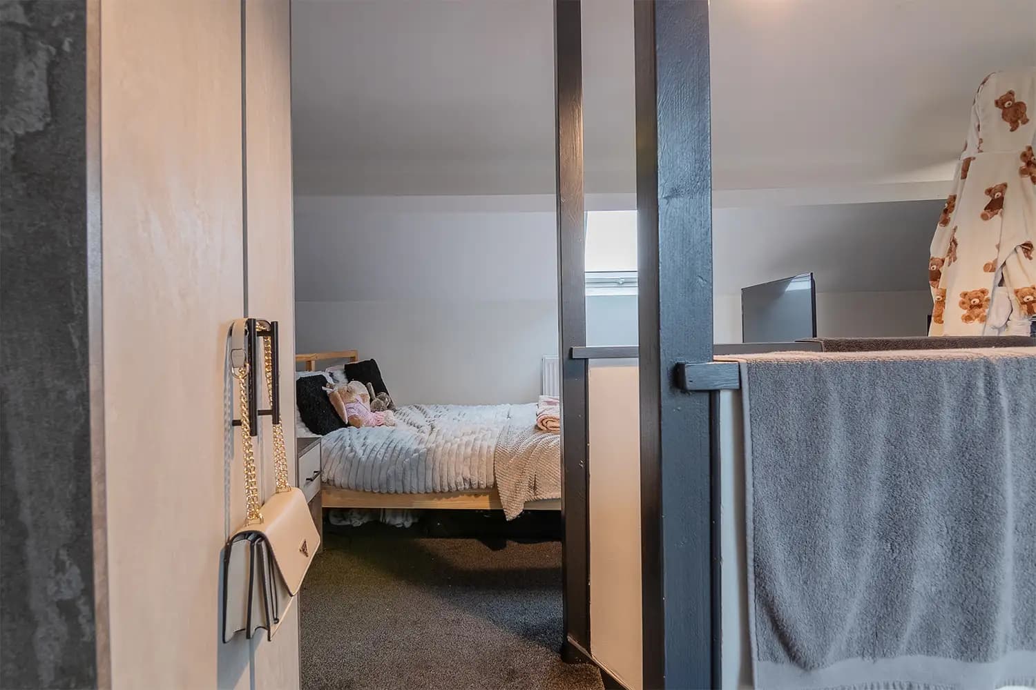 property photo 23 of 42