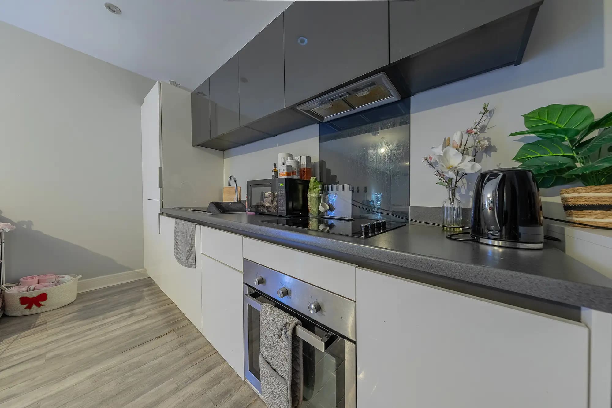 property photo 6 of 14