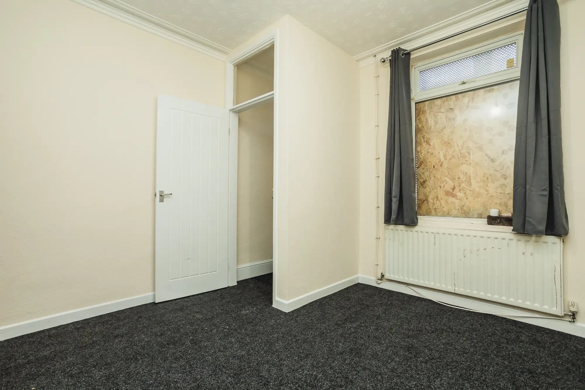 property photo 14 of 32