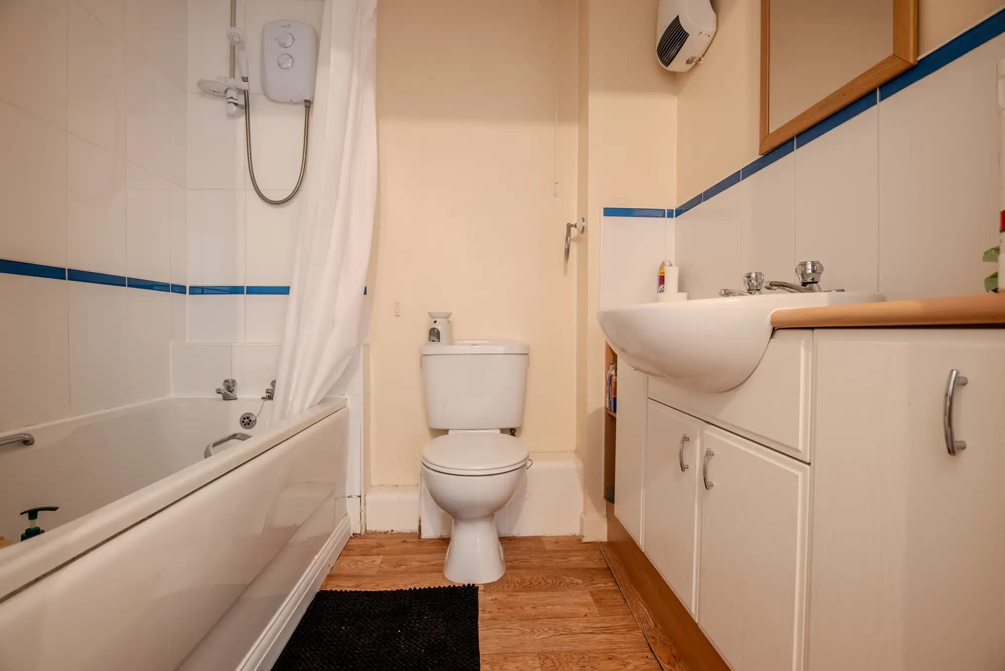 property photo 7 of 16