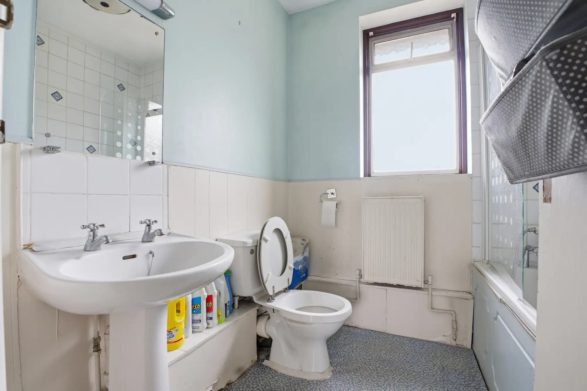 property photo 7 of 16