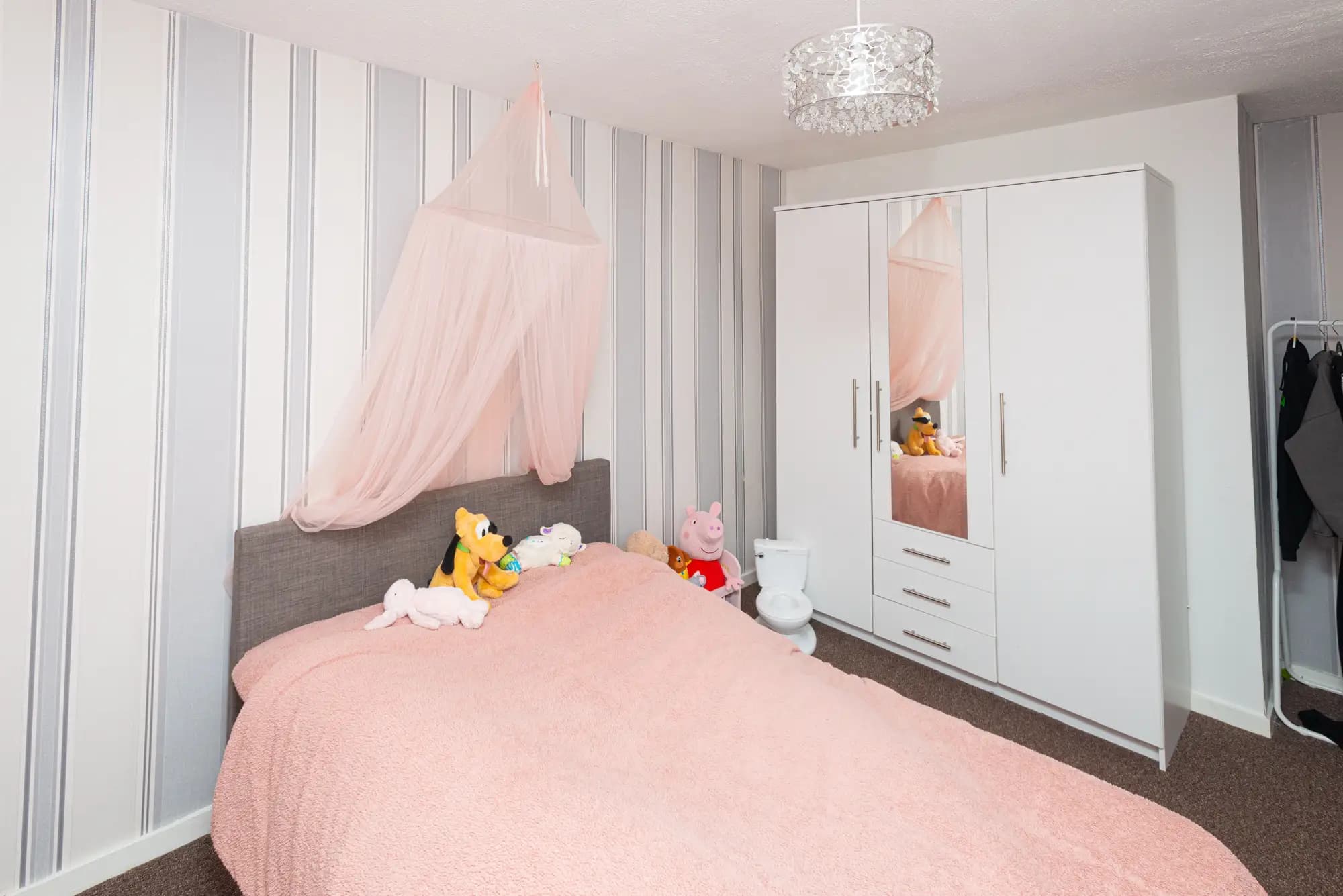 property photo 13 of 20